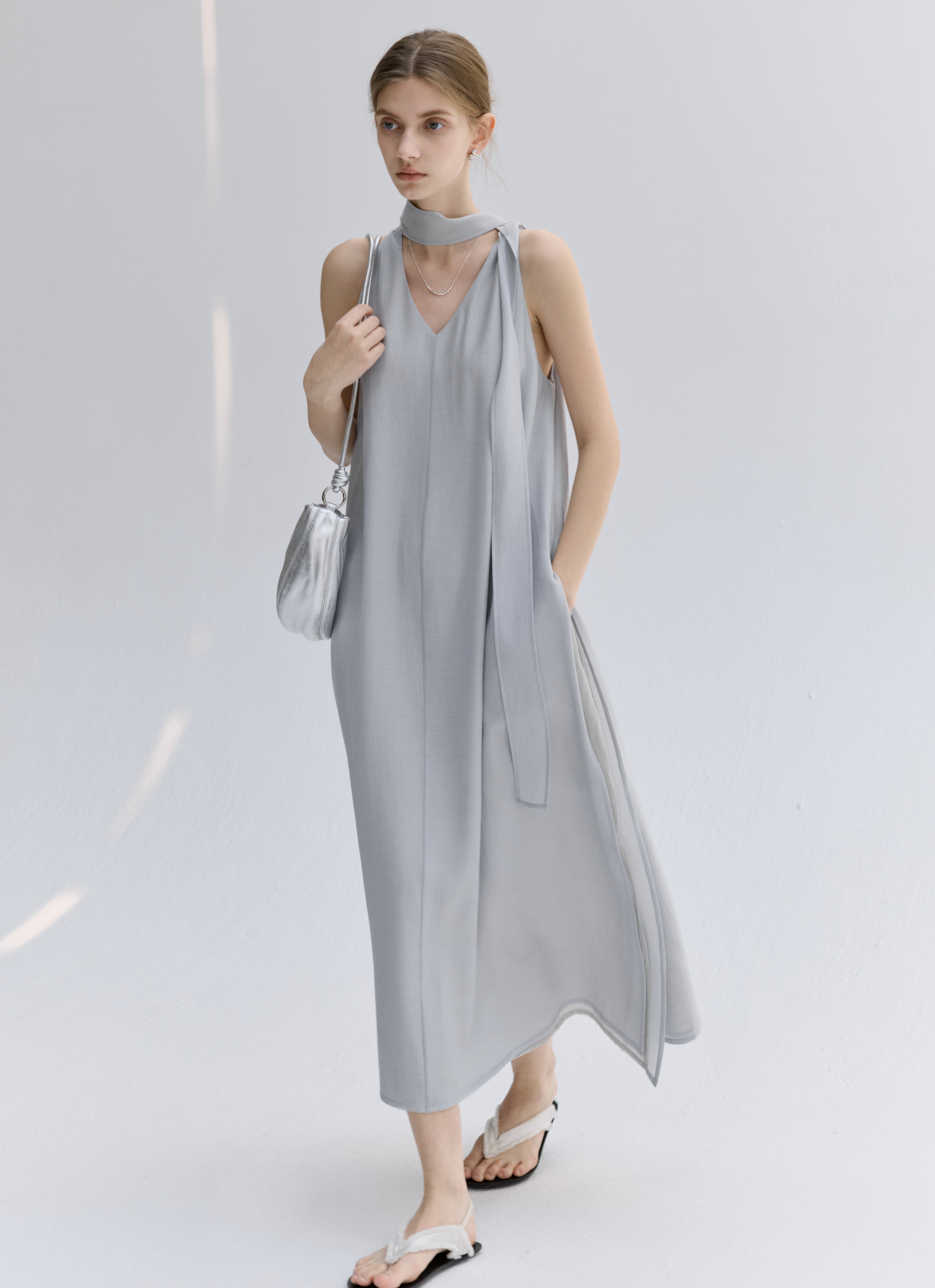 HALTER NECK FLARE DRESS / ホルターネックフレアワンピース