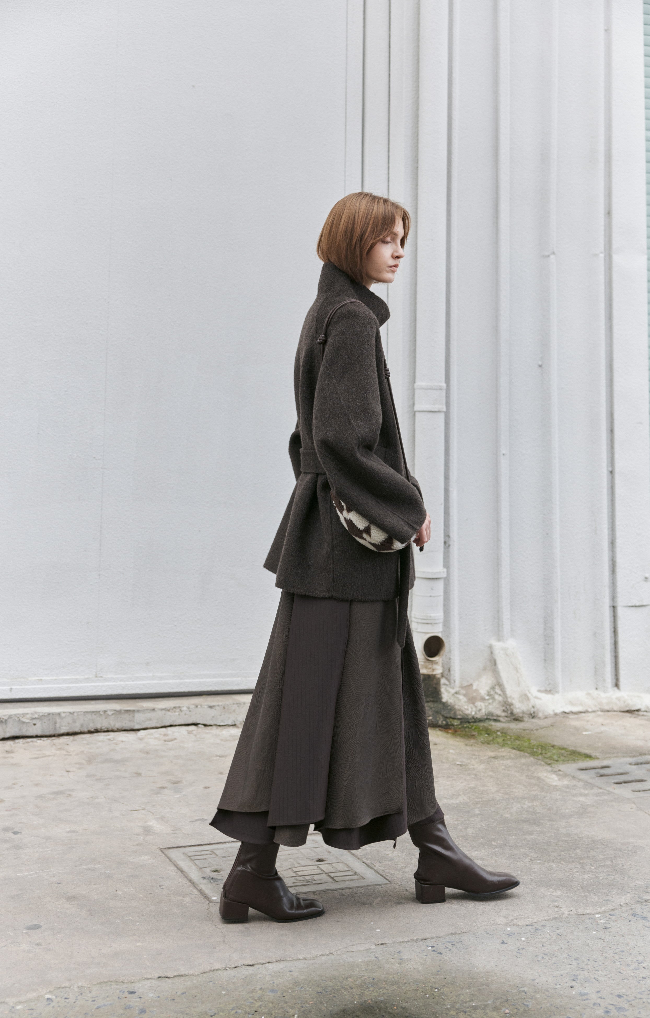 FEATHER WOOL MIDI COAT / 페더 울 미들 코트