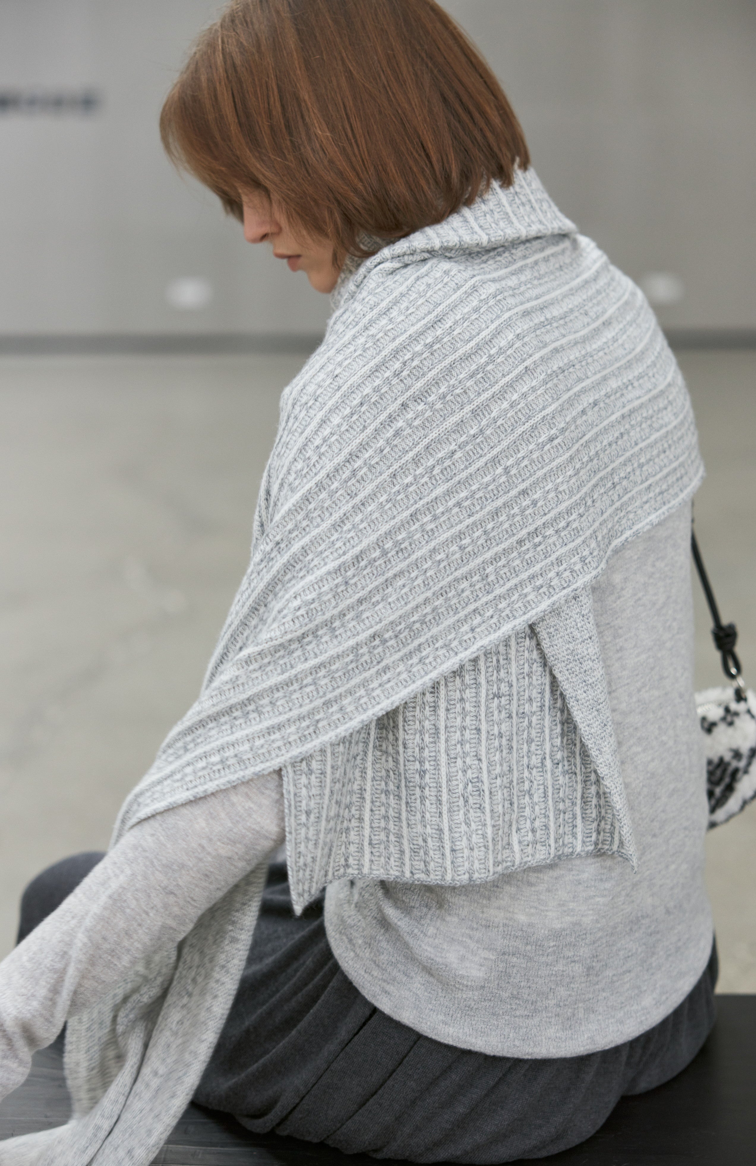 ASYMMETRIC TURTLE KNIT SCARF / アシンメトリータートルニットスカーフ