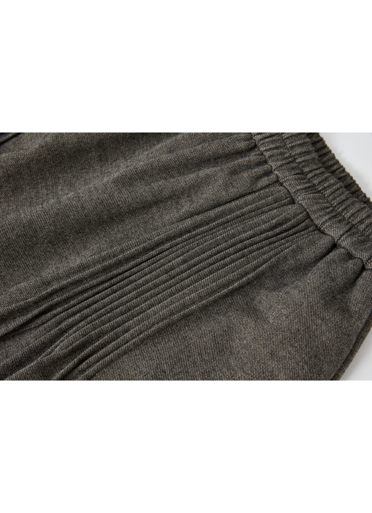 EDGE PLEATS LANTERN PANTS