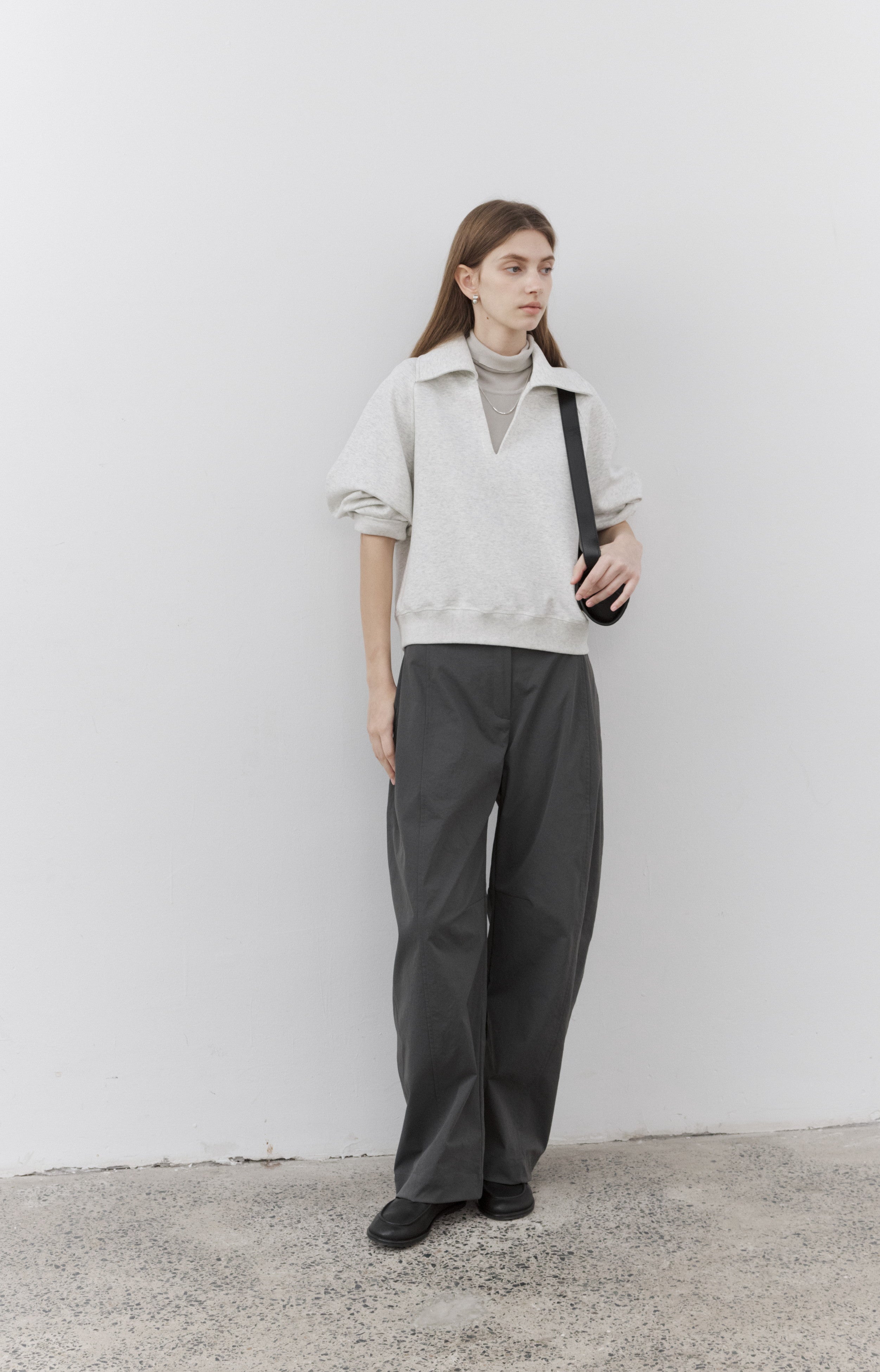 V-NECK LAPEL SWEATSHIRT/V 넥 래퍼 스웨트