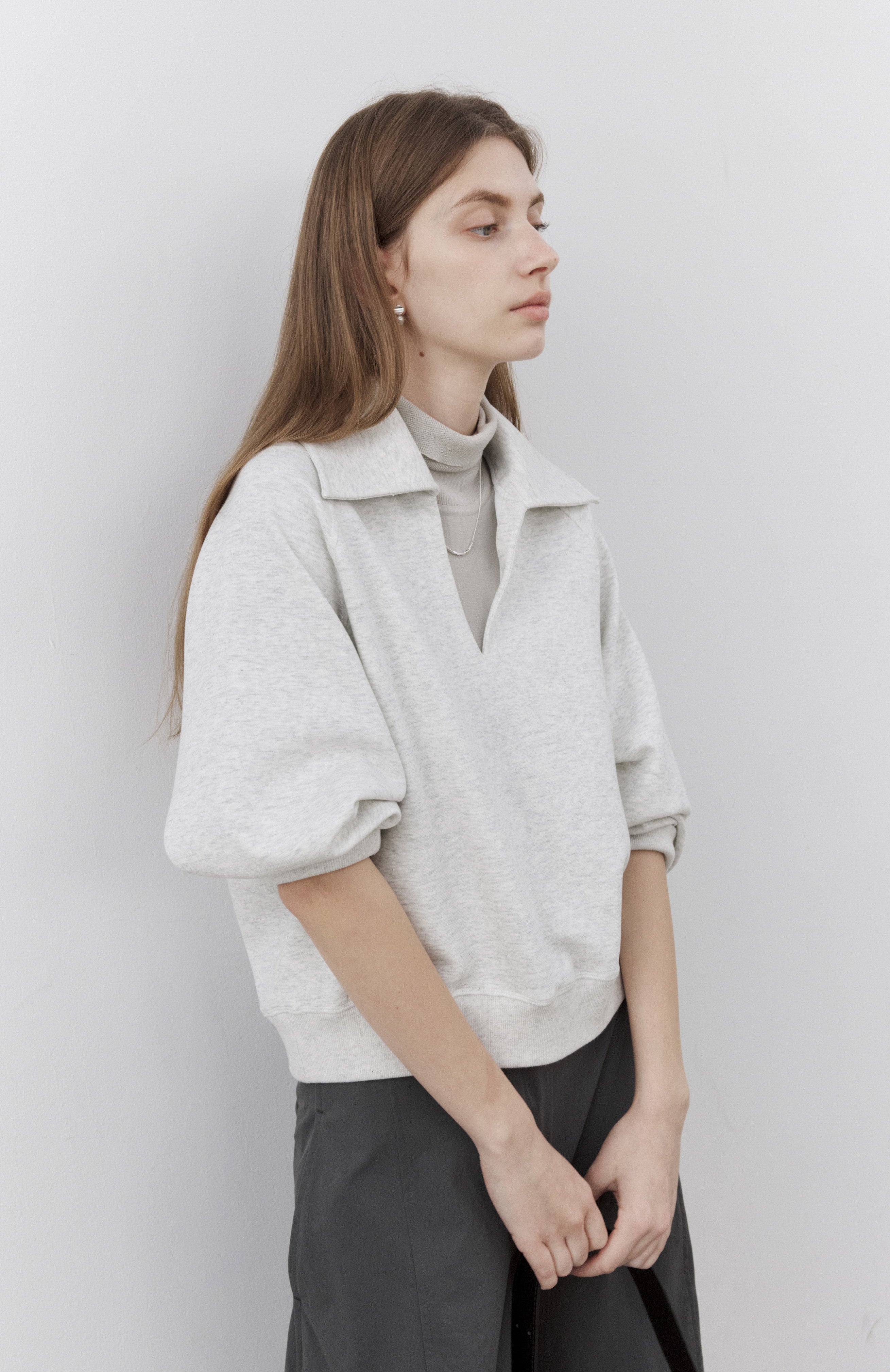 V-NECK LAPEL SWEATSHIRT/V 넥 래퍼 스웨트