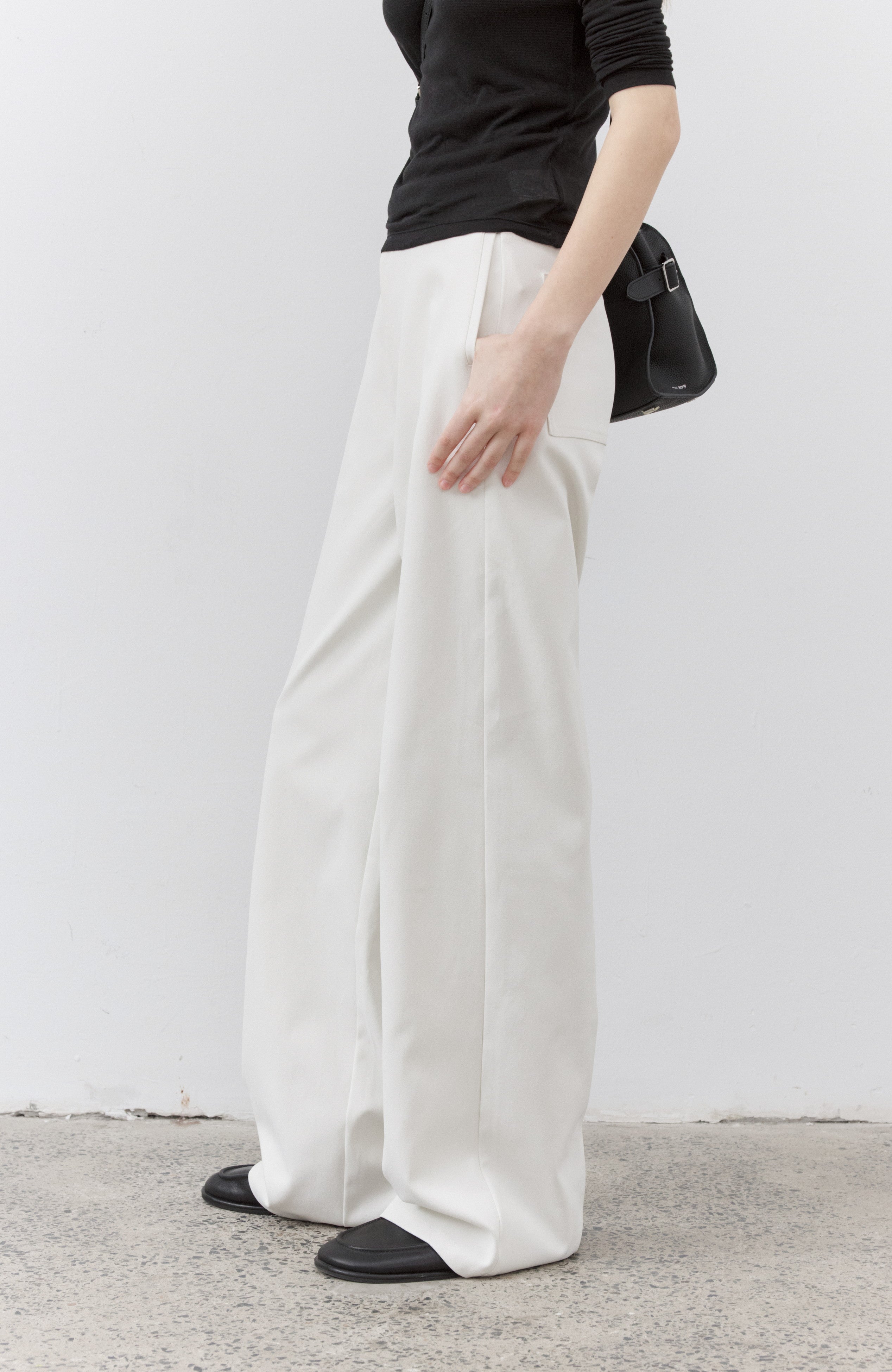 WHITE LOOSE SOFT PANTS