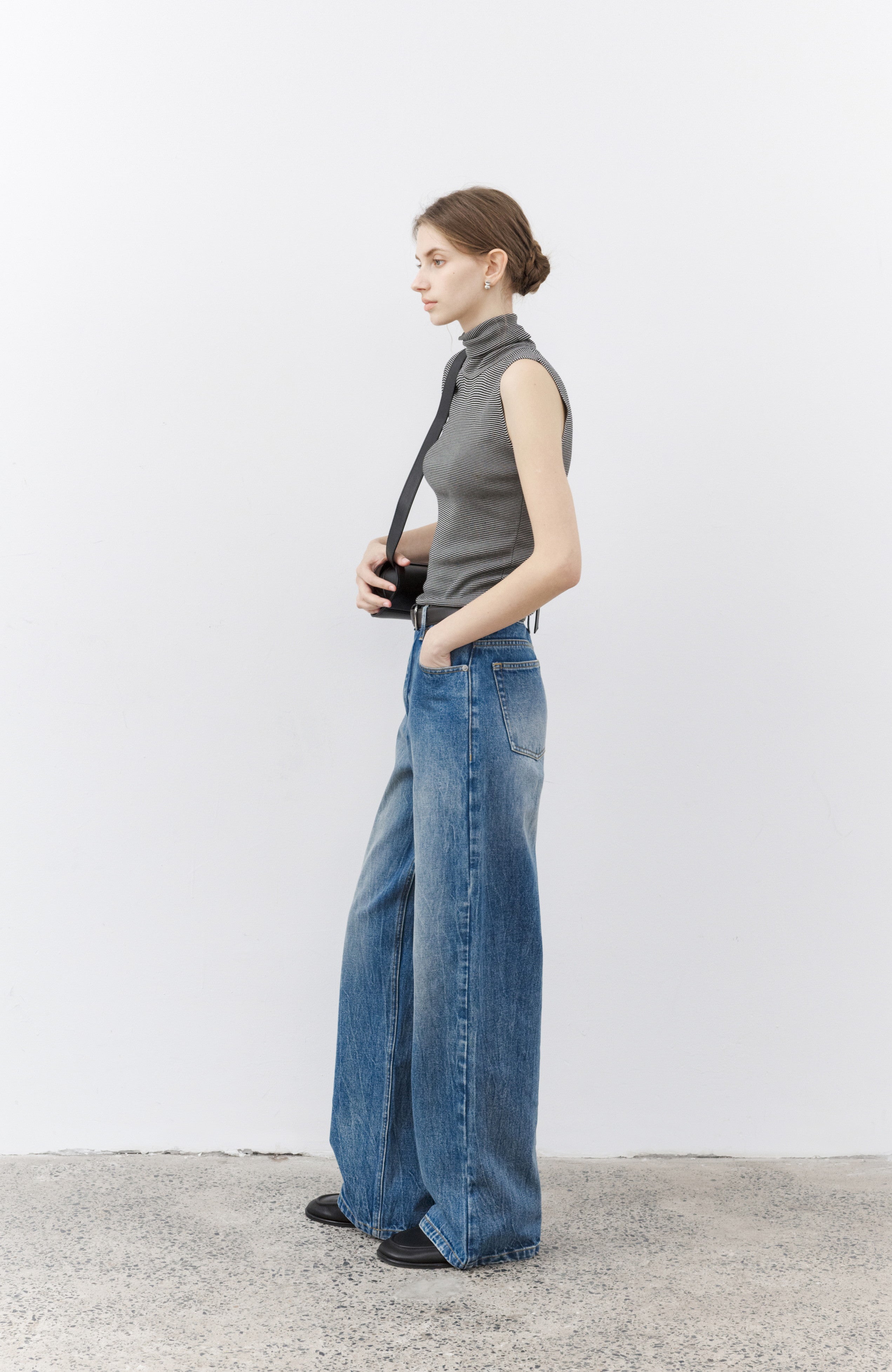 BASIC STRAIGHT JEANS
