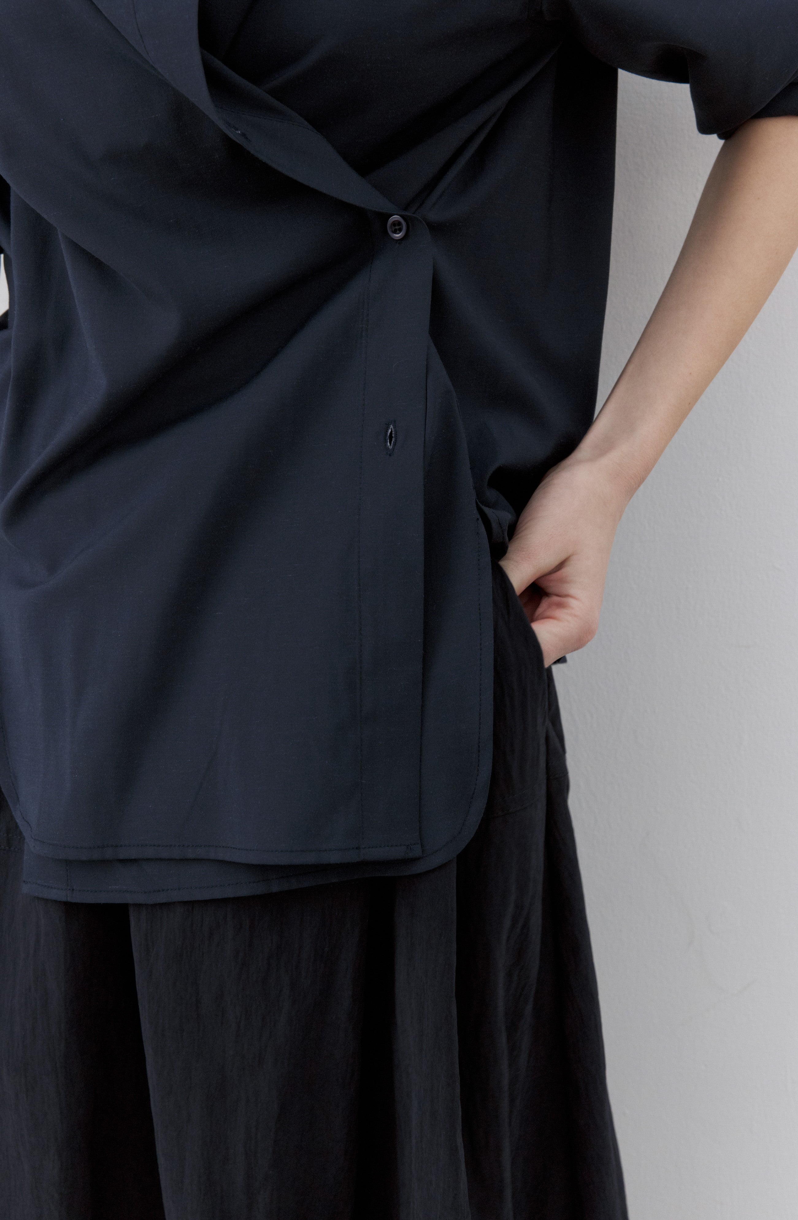 EDGE SILHOUETTE COLOR SHIRT