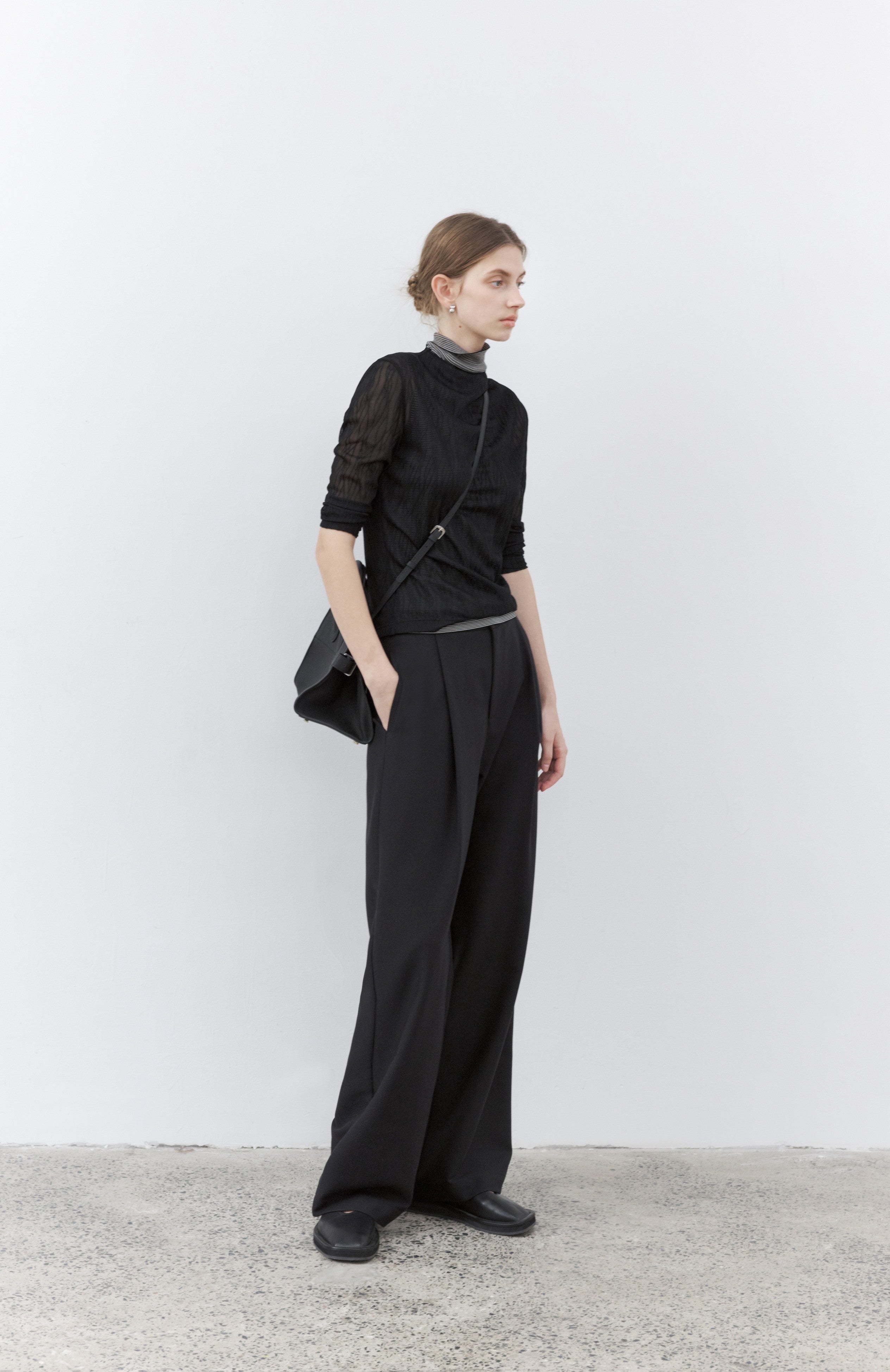 DRAPE STRAIGHT SLACKS