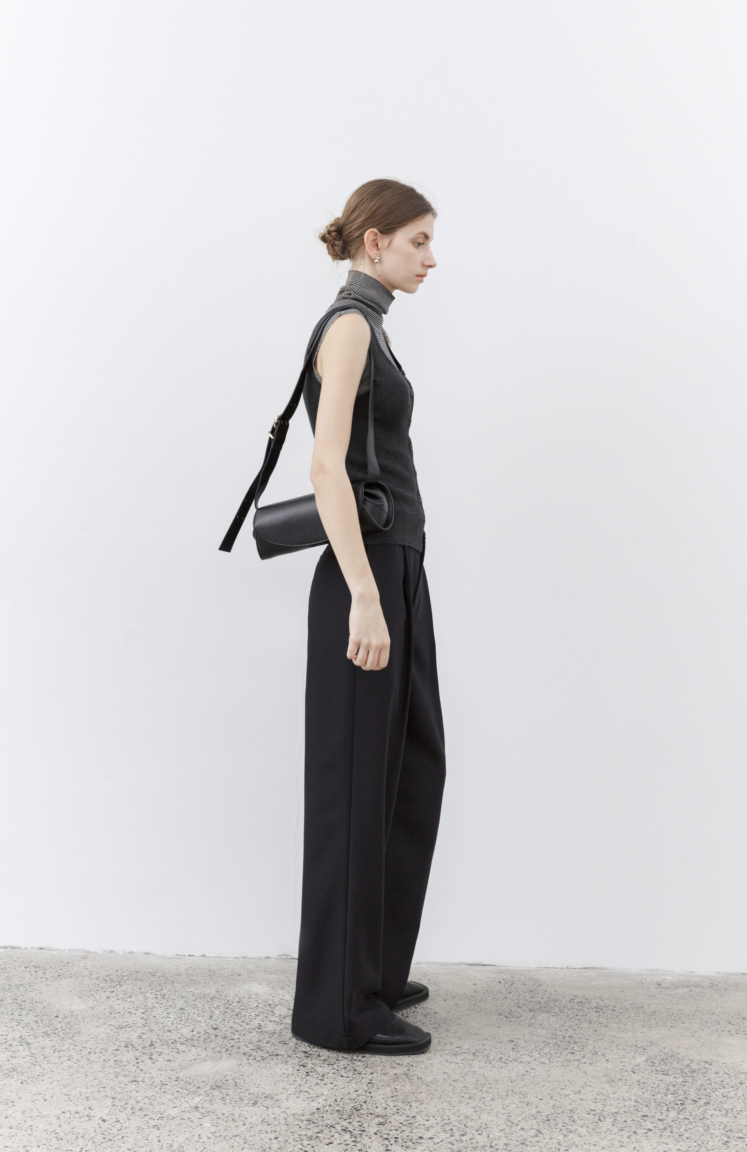DRAPE STRAIGHT SLACKS