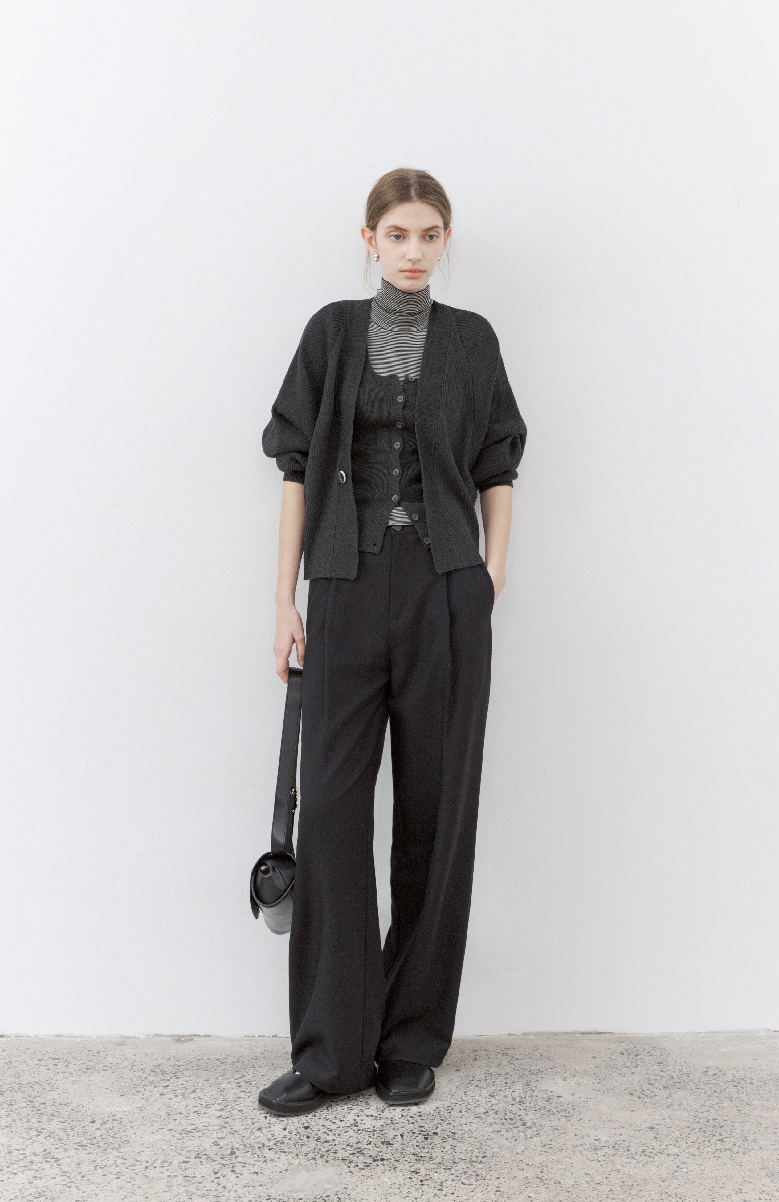 DRAPE STRAIGHT SLACKS