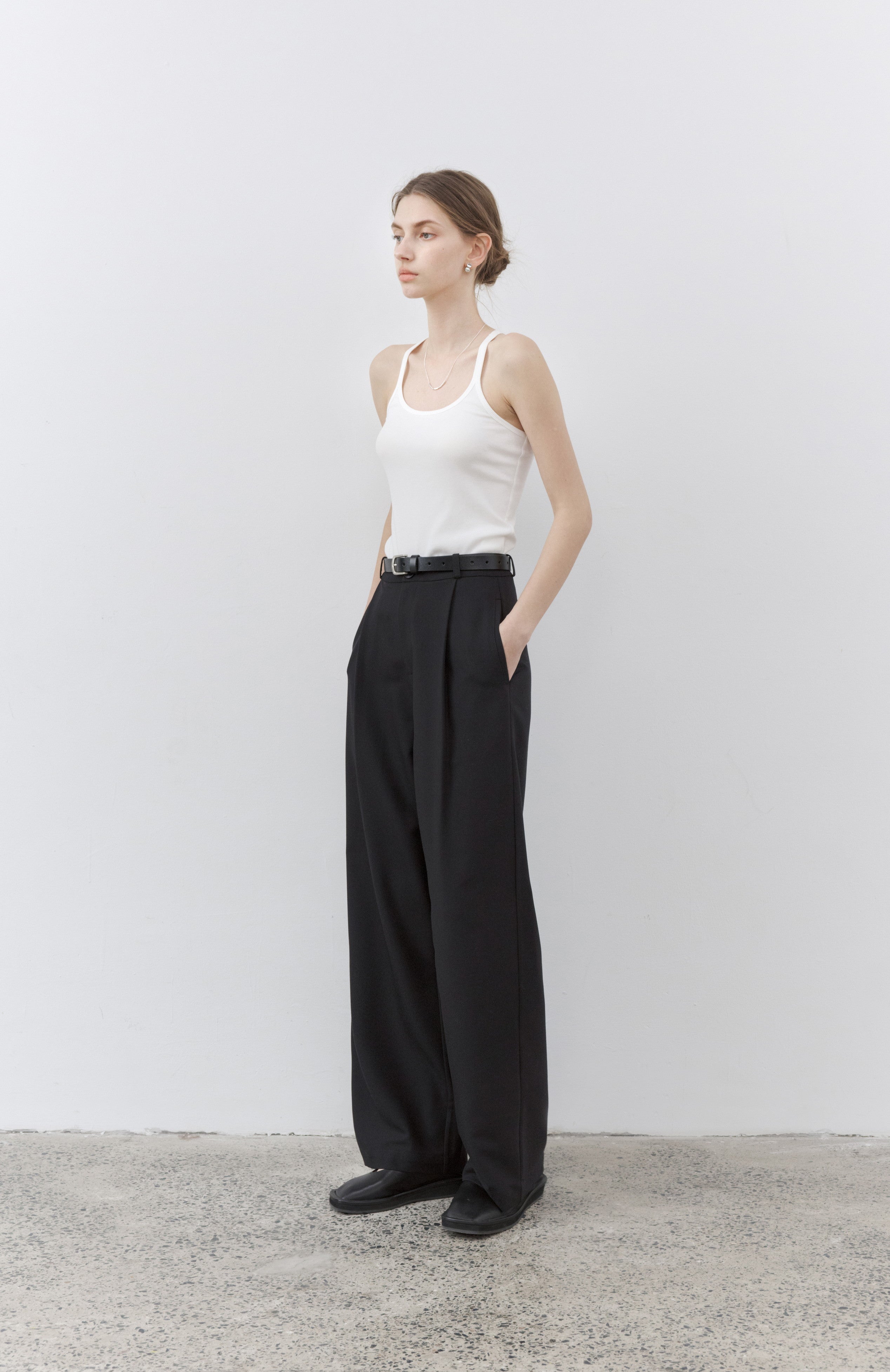 DRAPE STRAIGHT SLACKS