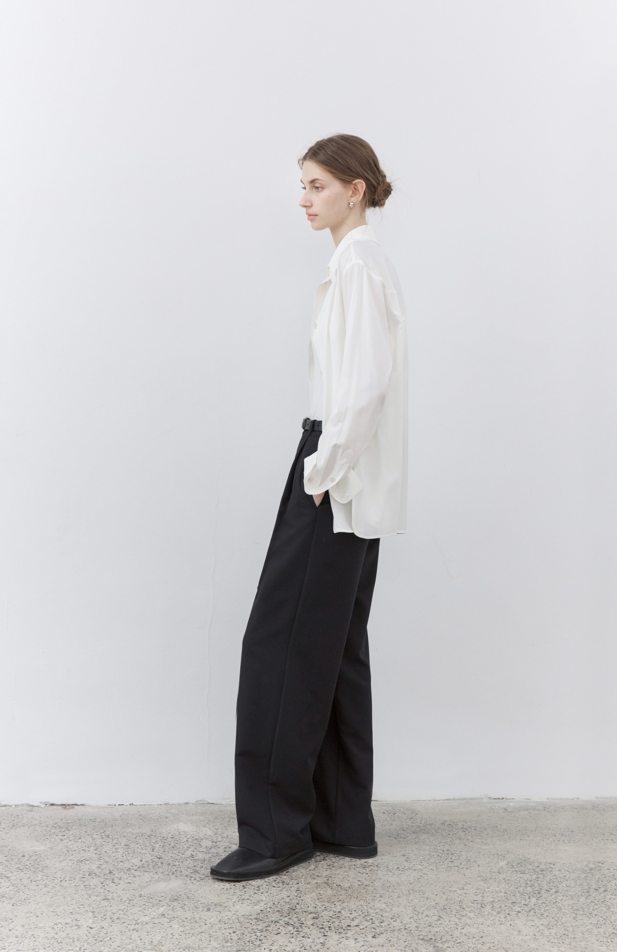 DRAPE STRAIGHT SLACKS