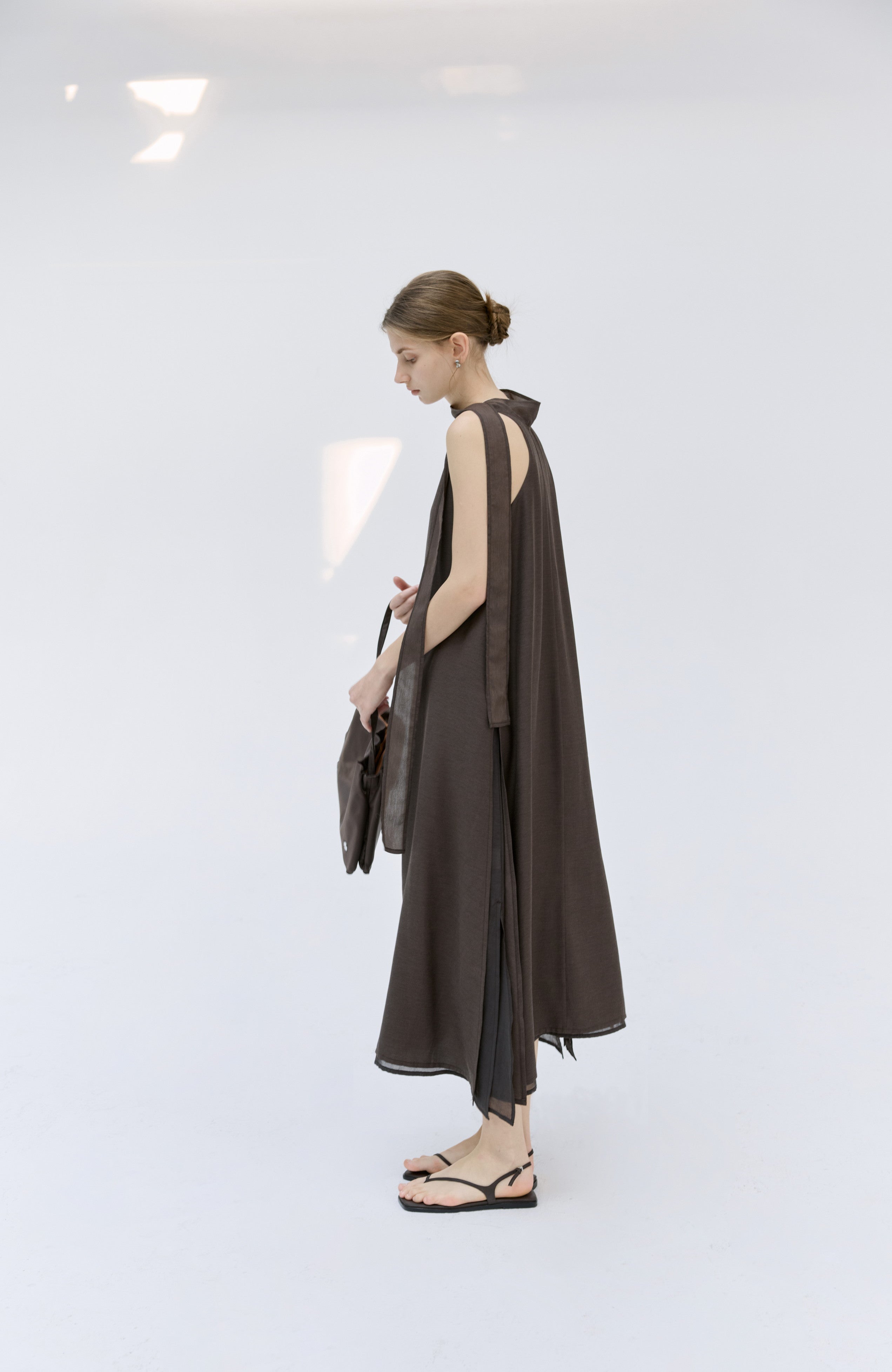 HALTER NECK FLARE DRESS / ホルターネックフレアワンピース