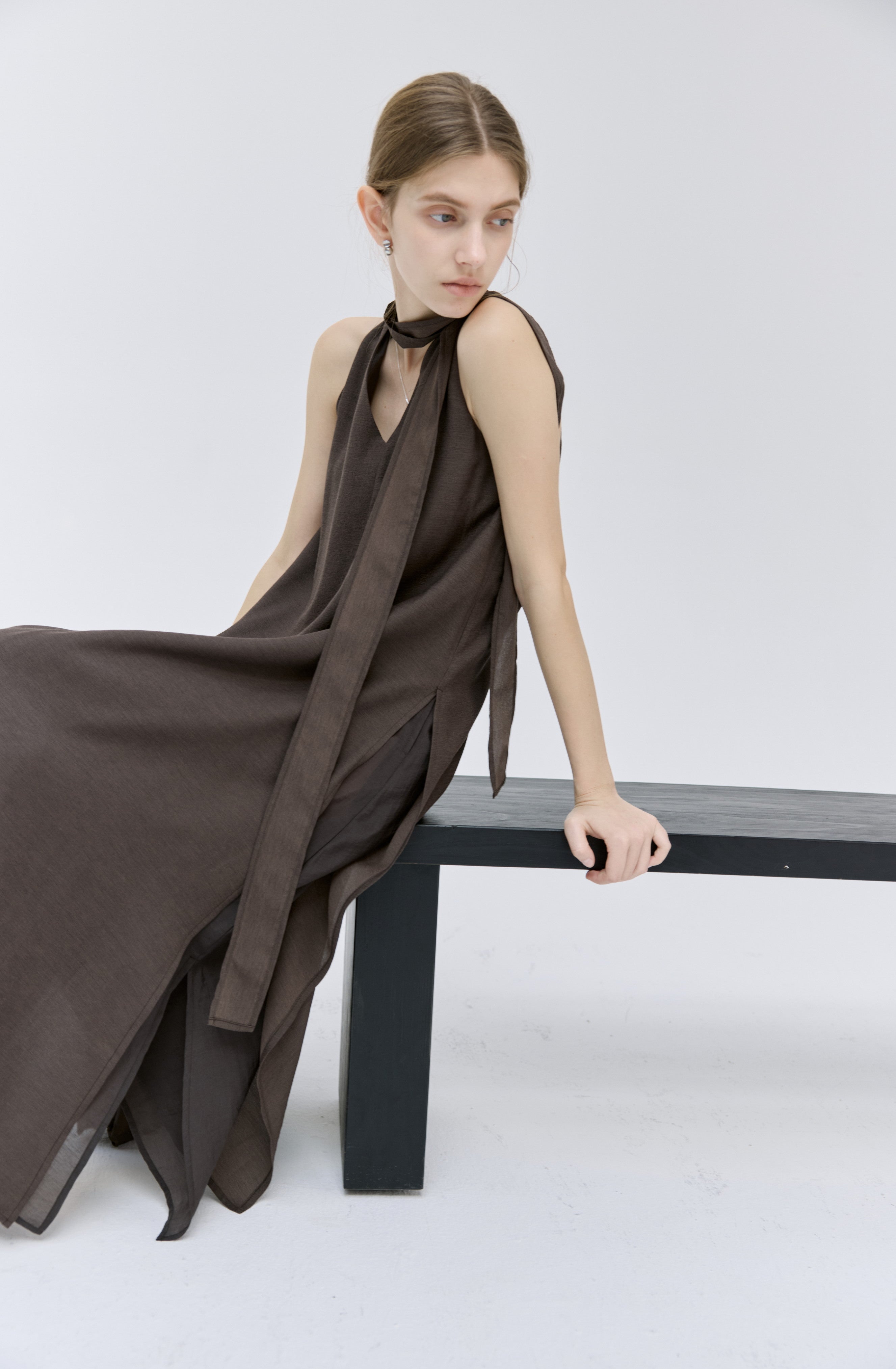 HALTER NECK FLARE DRESS / ホルターネックフレアワンピース