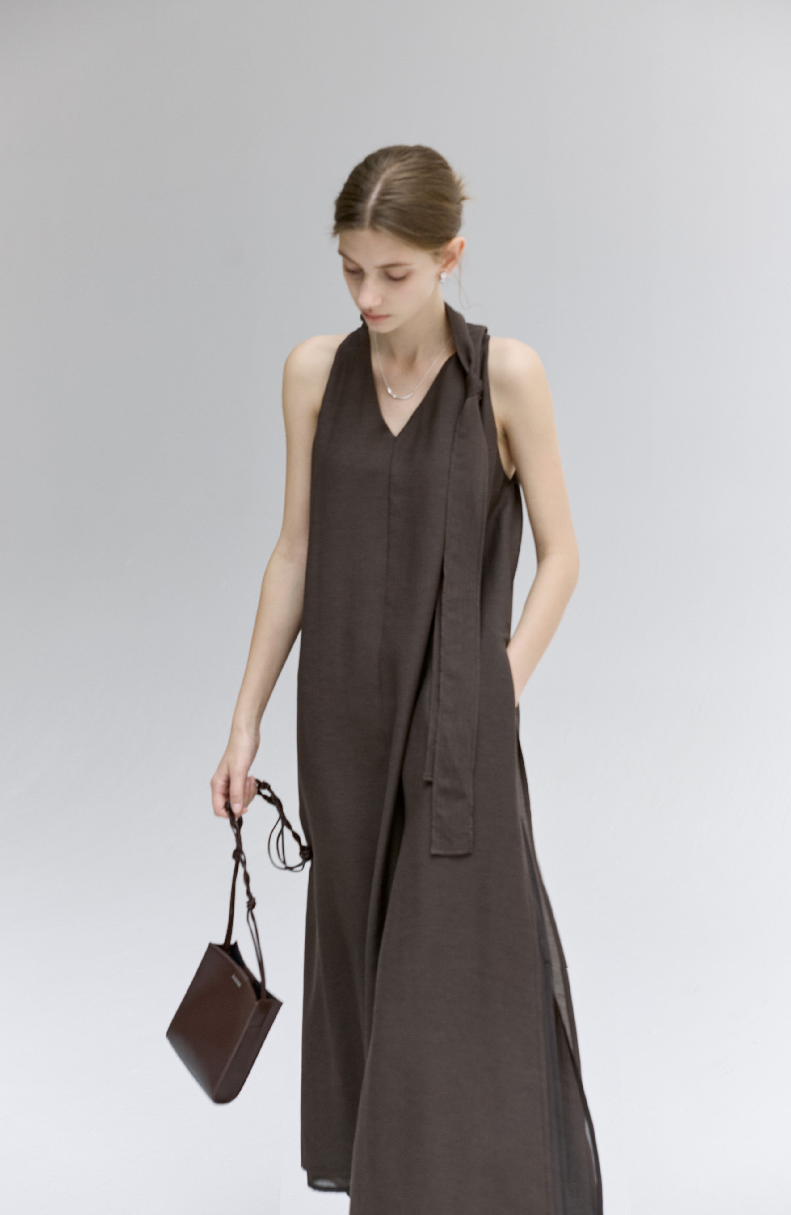 HALTER NECK FLARE DRESS / ホルターネックフレアワンピース