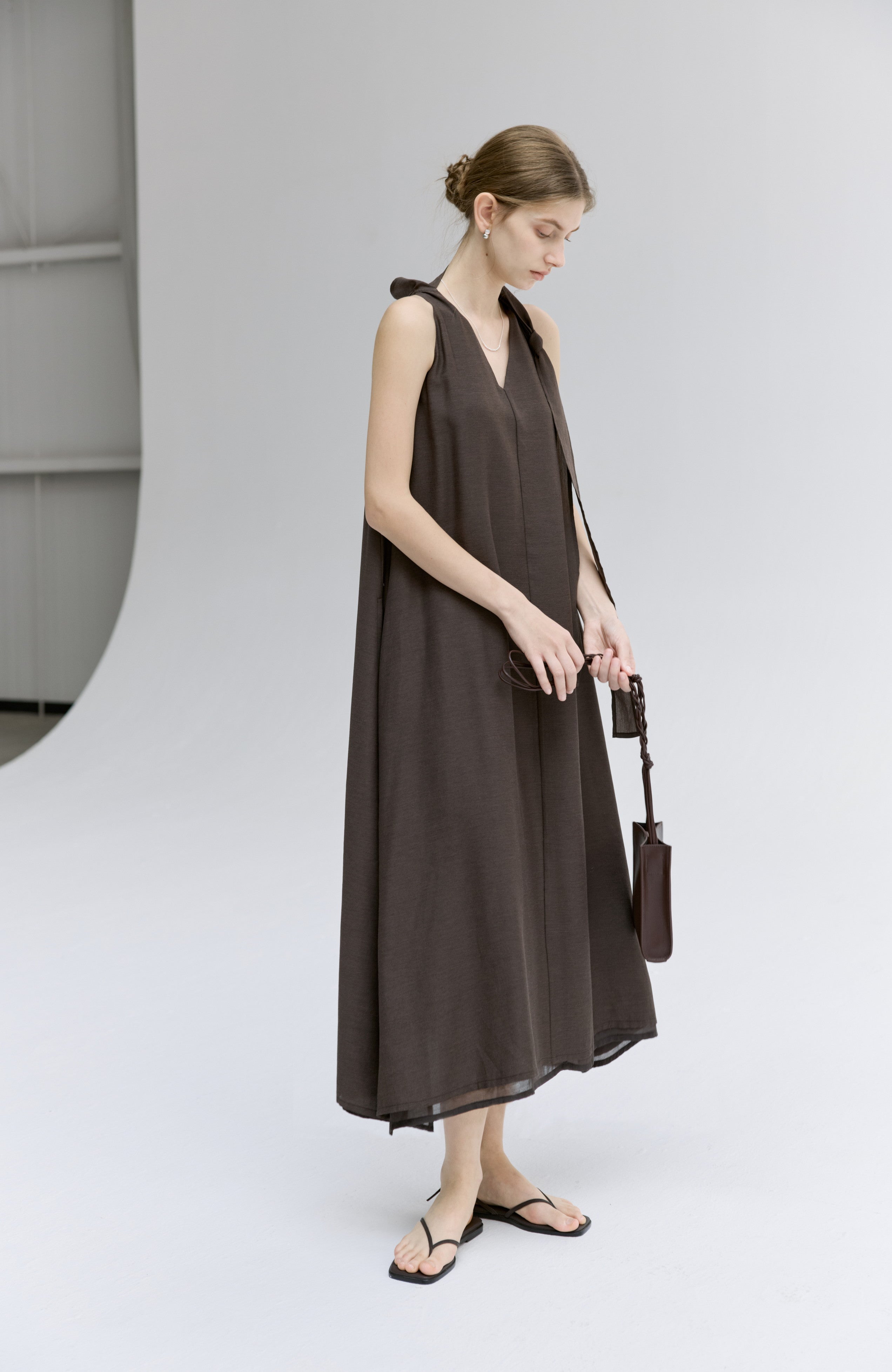 HALTER NECK FLARE DRESS / ホルターネックフレアワンピース