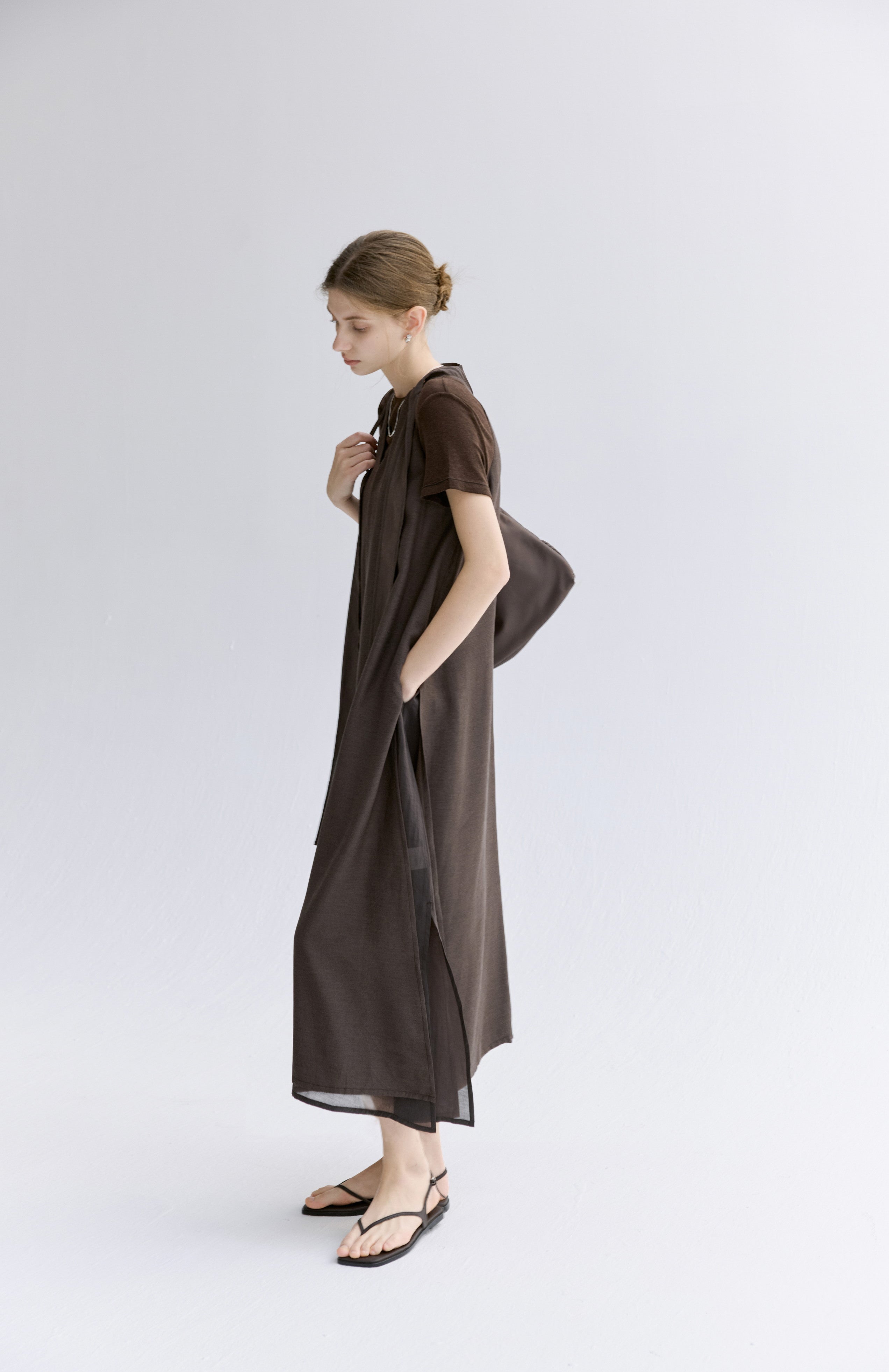 HALTER NECK FLARE DRESS / ホルターネックフレアワンピース