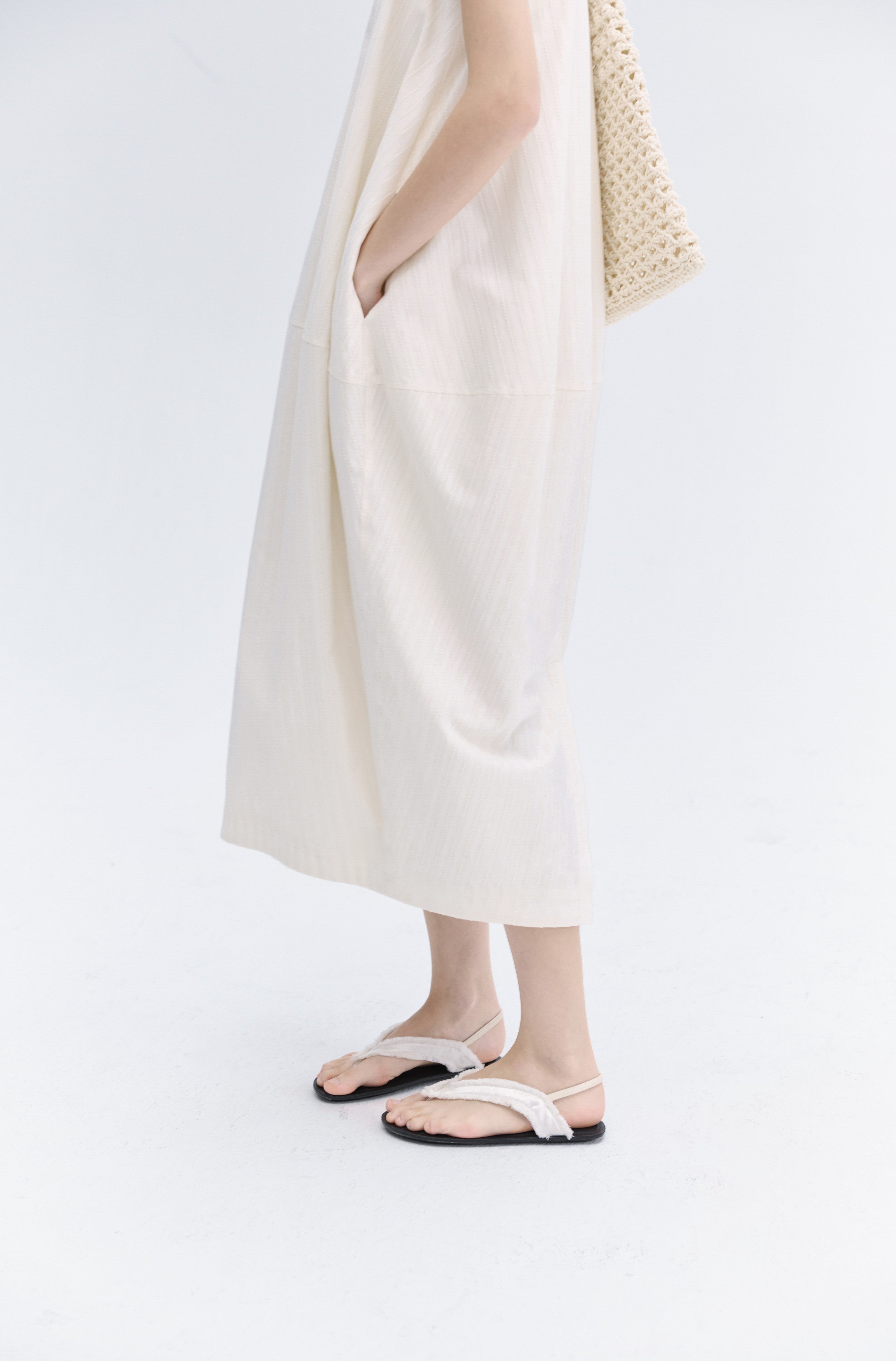 BACK SLIT BALLOON DRESS / 백 슬릿 풍선 원피스