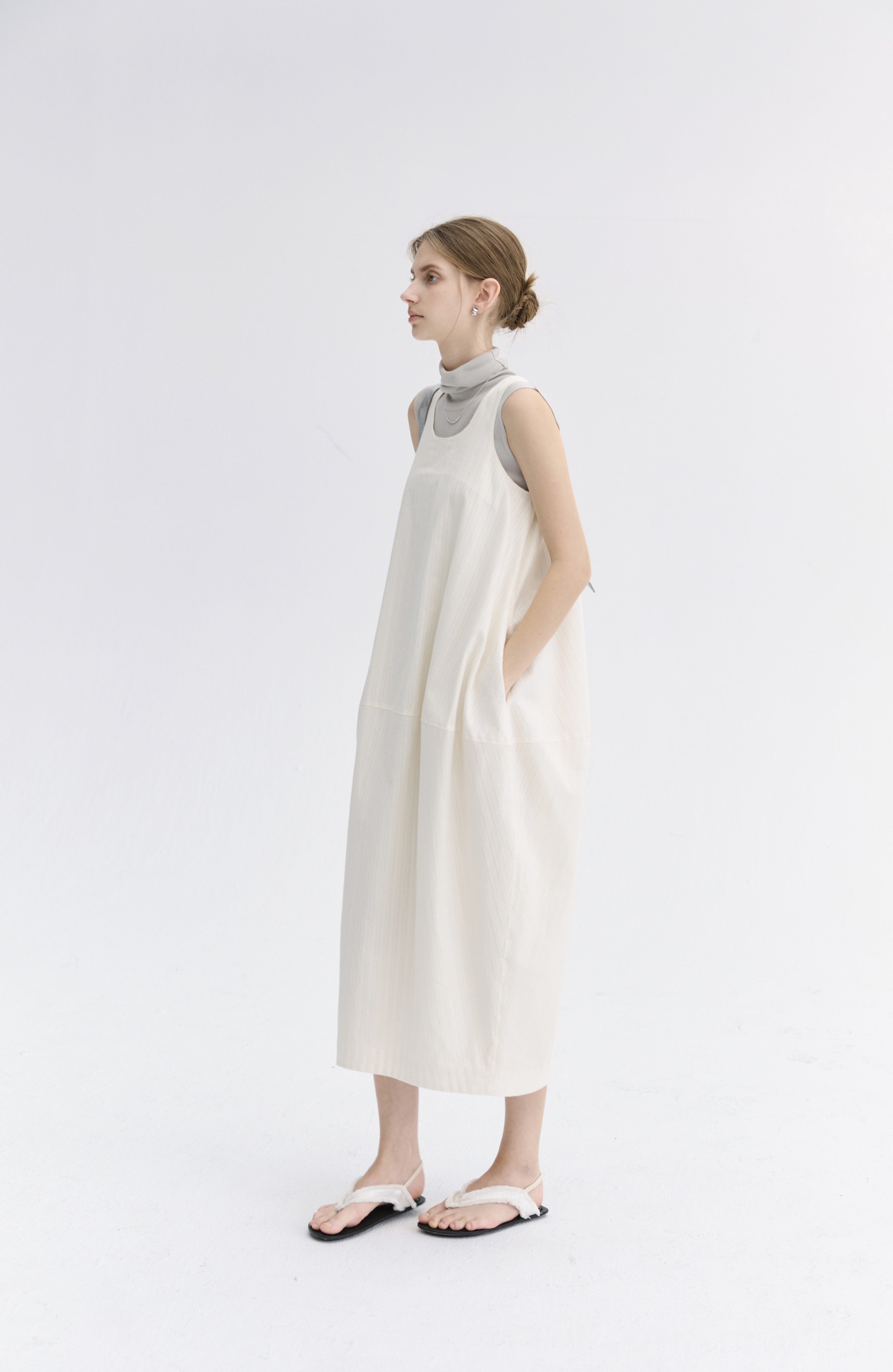 BACK SLIT BALLOON DRESS / 백 슬릿 풍선 원피스