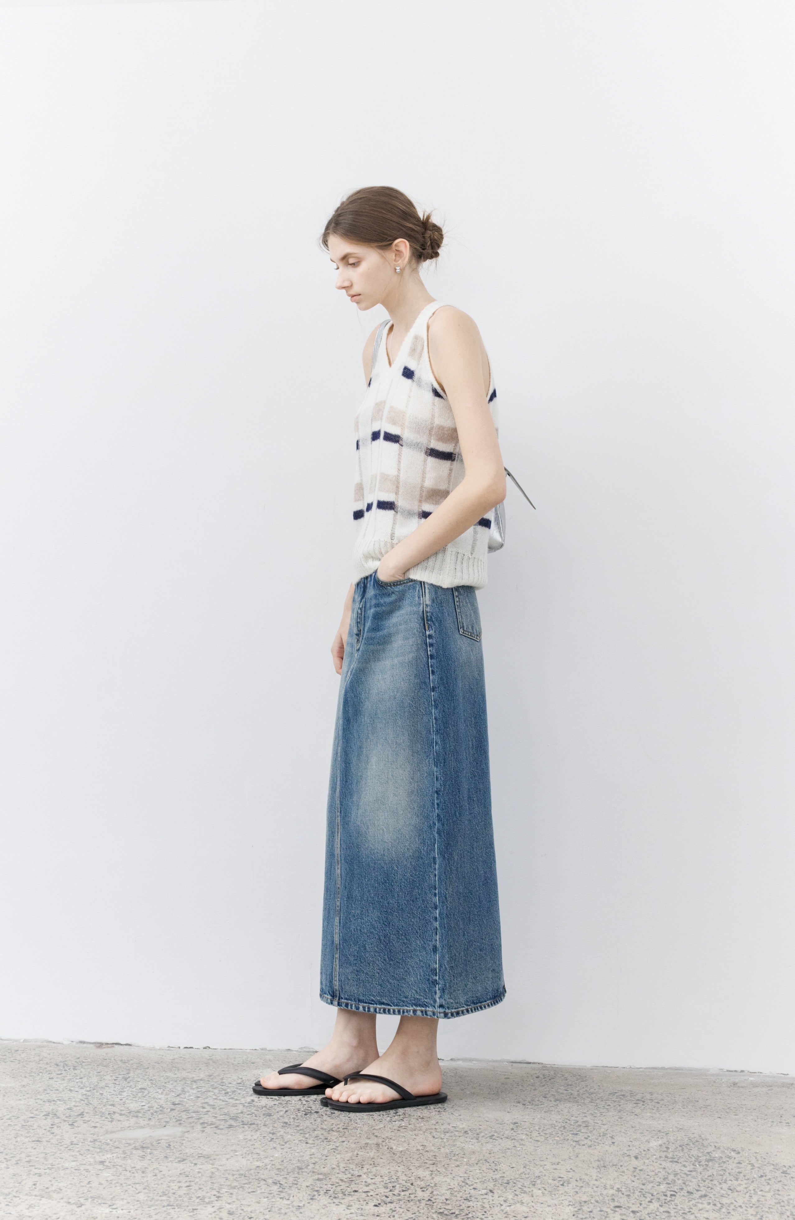 BASIC SLIT DENIM SKIRT