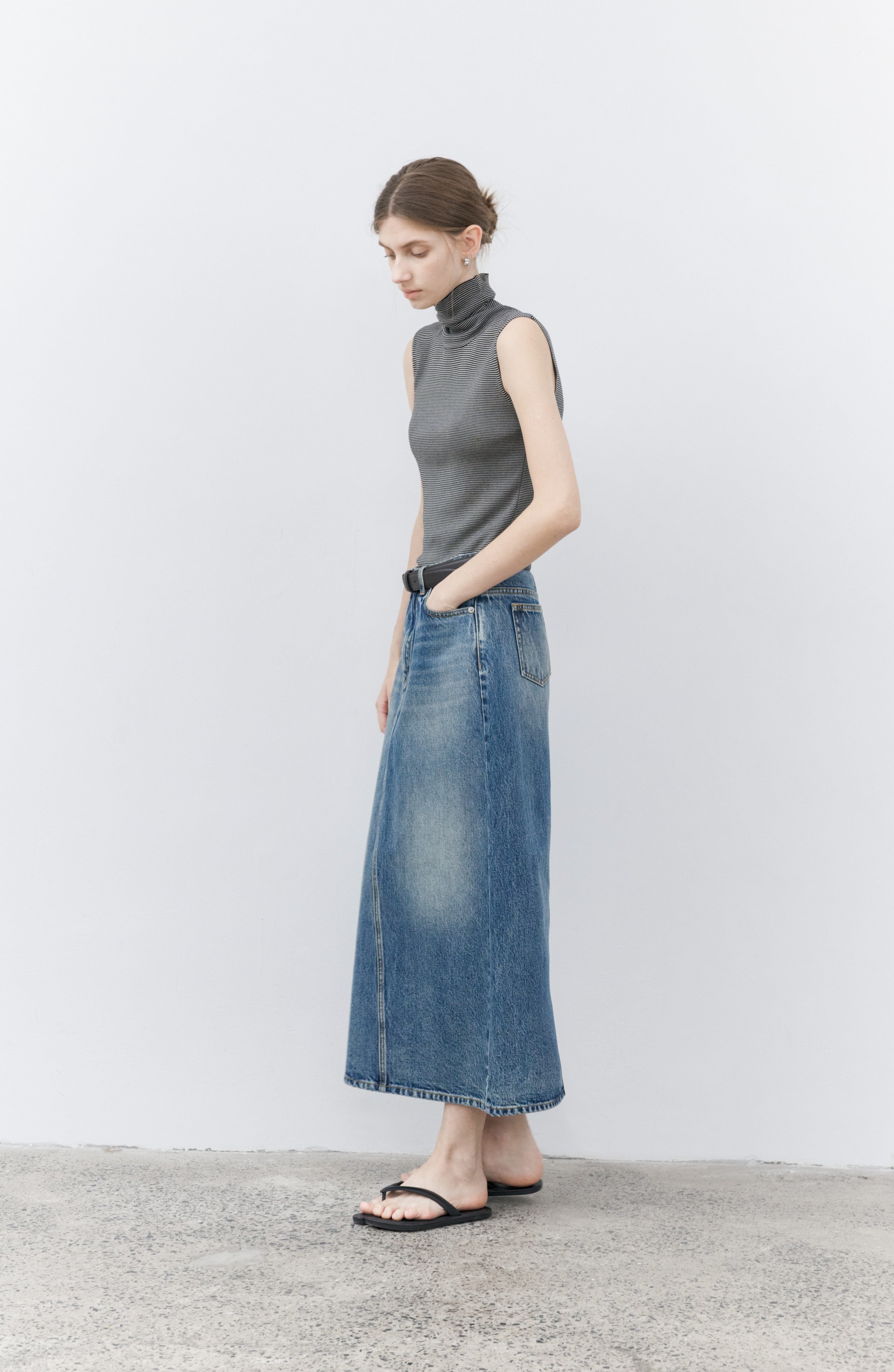 BASIC SLIT DENIM SKIRT
