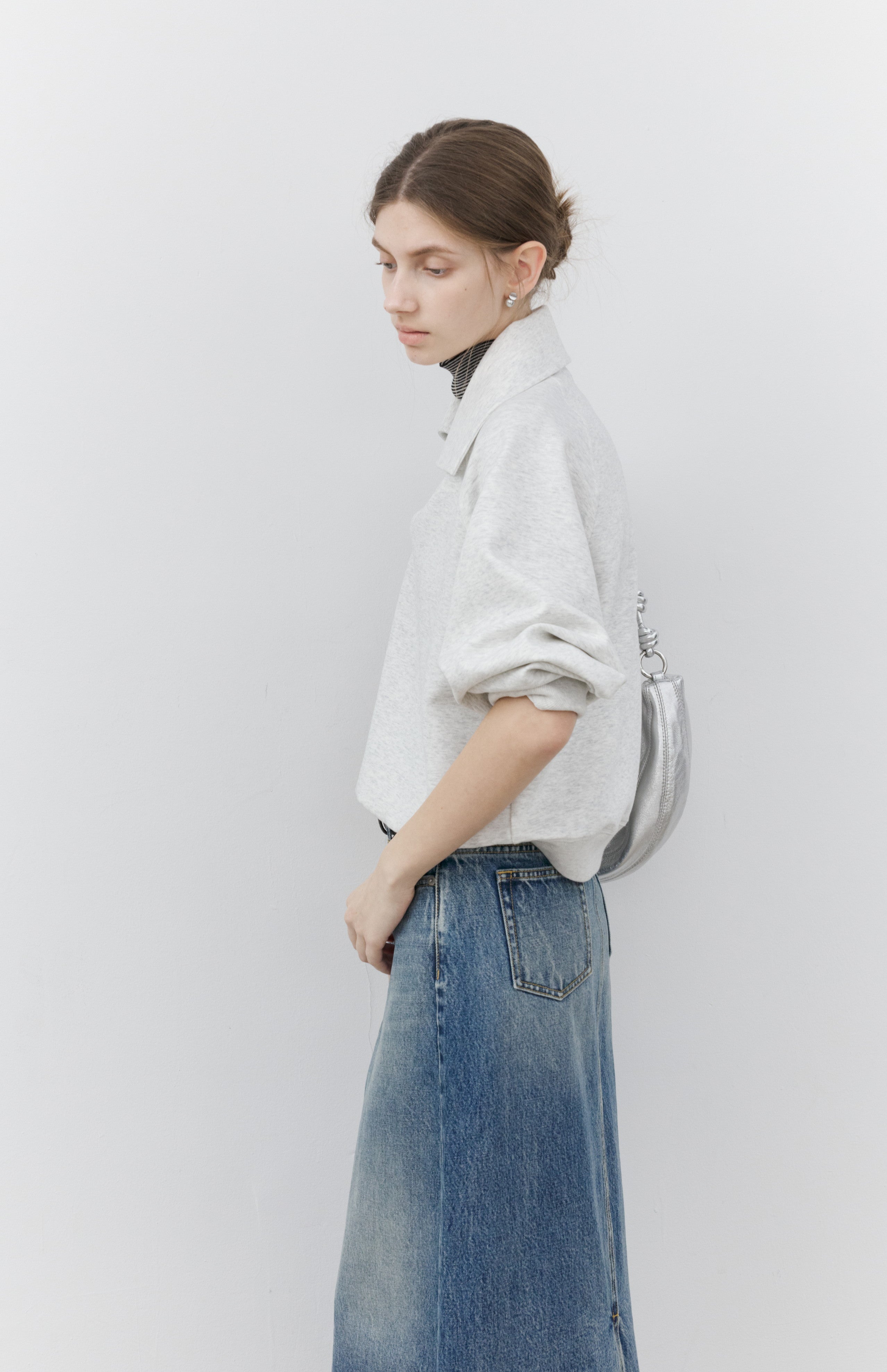 V-NECK LAPEL SWEATSHIRT/V 넥 래퍼 스웨트