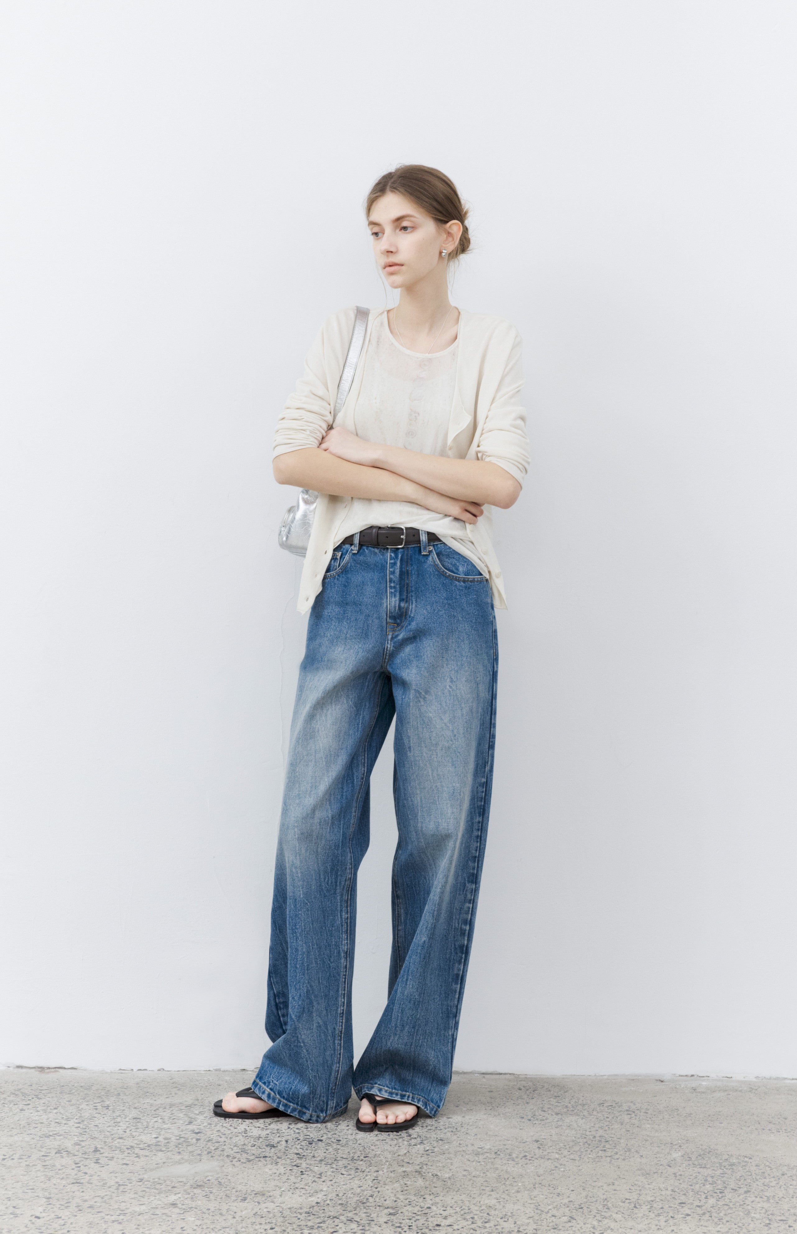 BASIC STRAIGHT JEANS