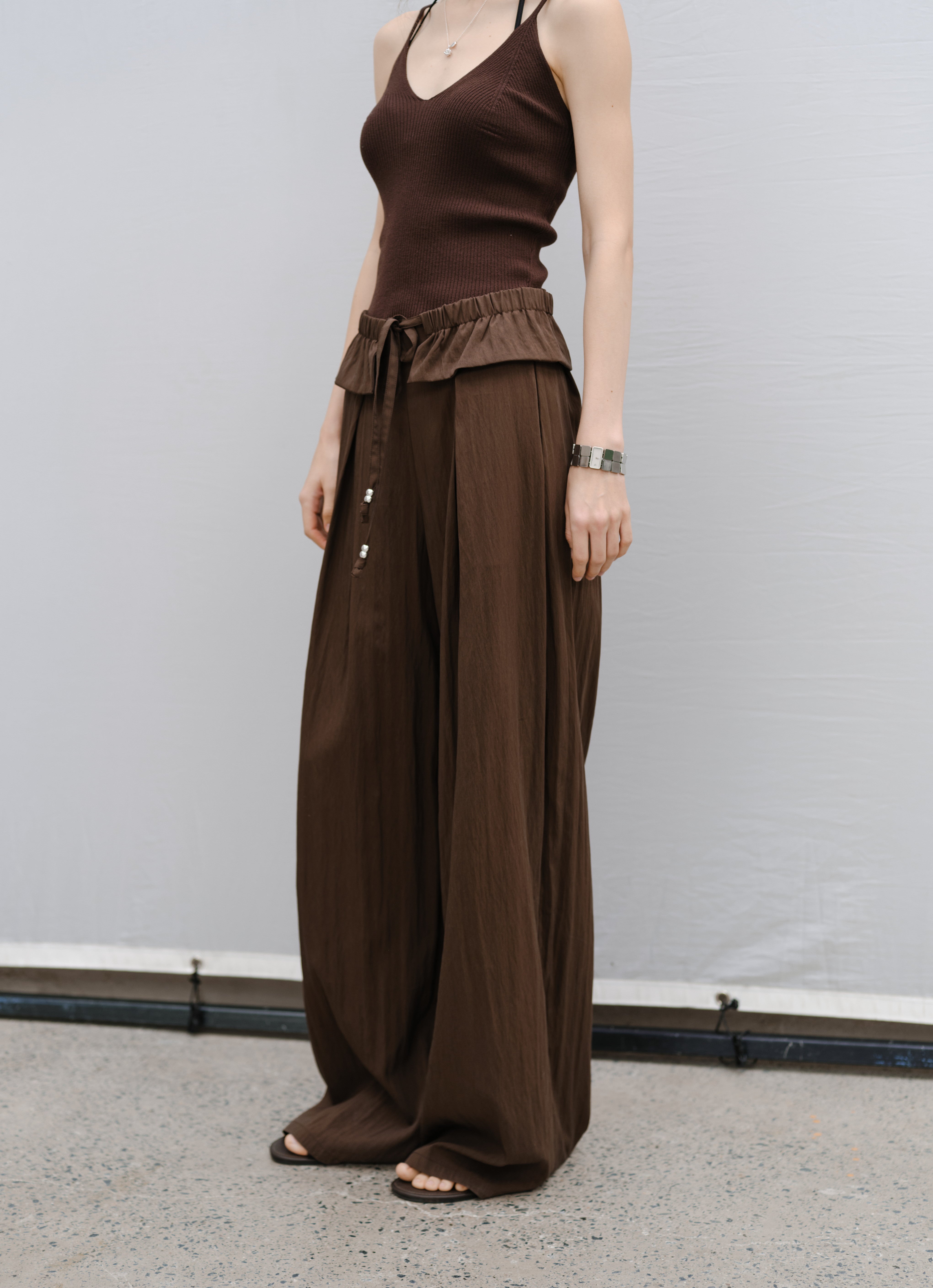 PLEATS WAIST DRAPE PANTS / 플리츠 웨스트 드레이프 팬츠