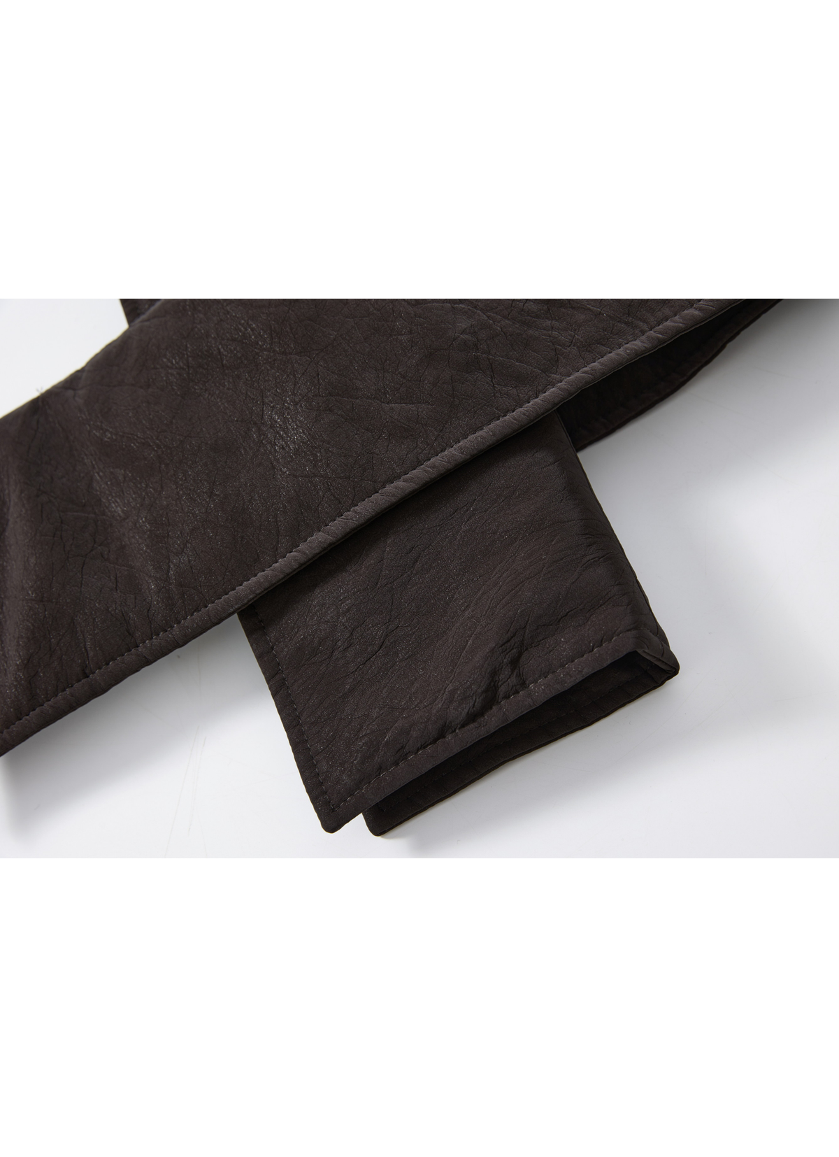 MATTE LEATHER SCARF DOWN