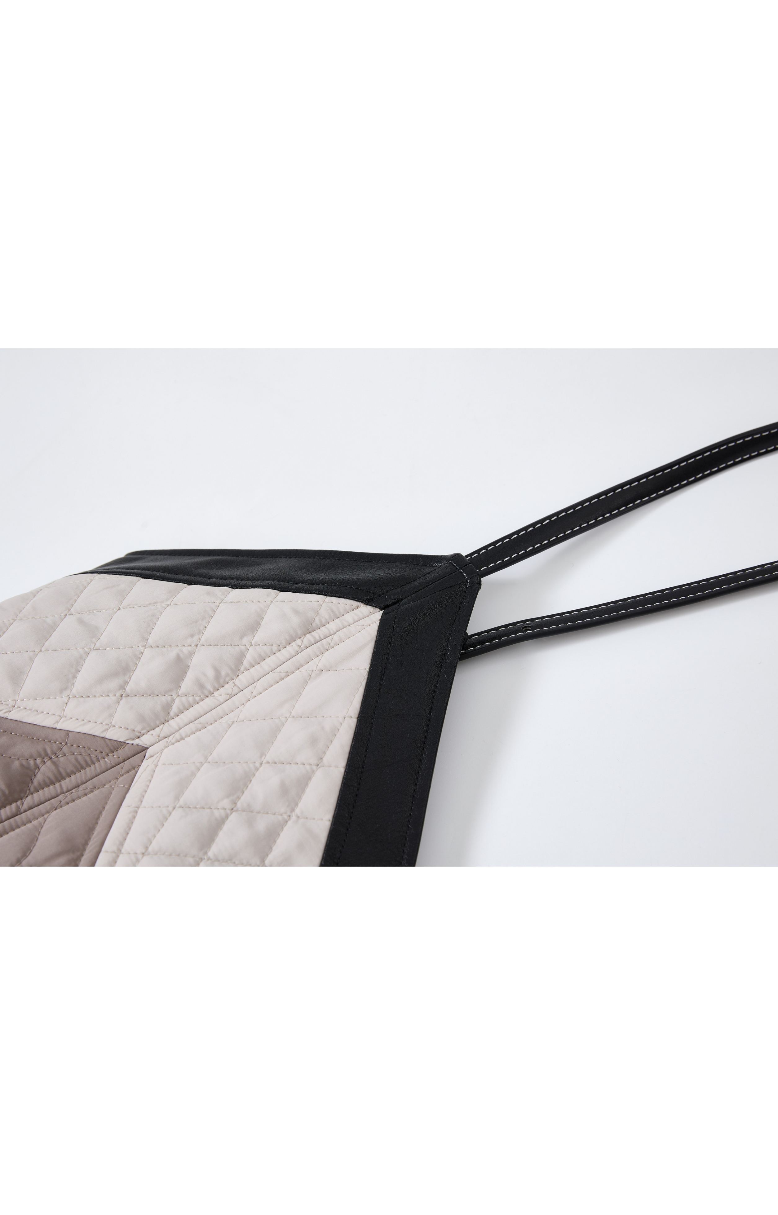 PATCHWORK COLOR QUILTED BAG