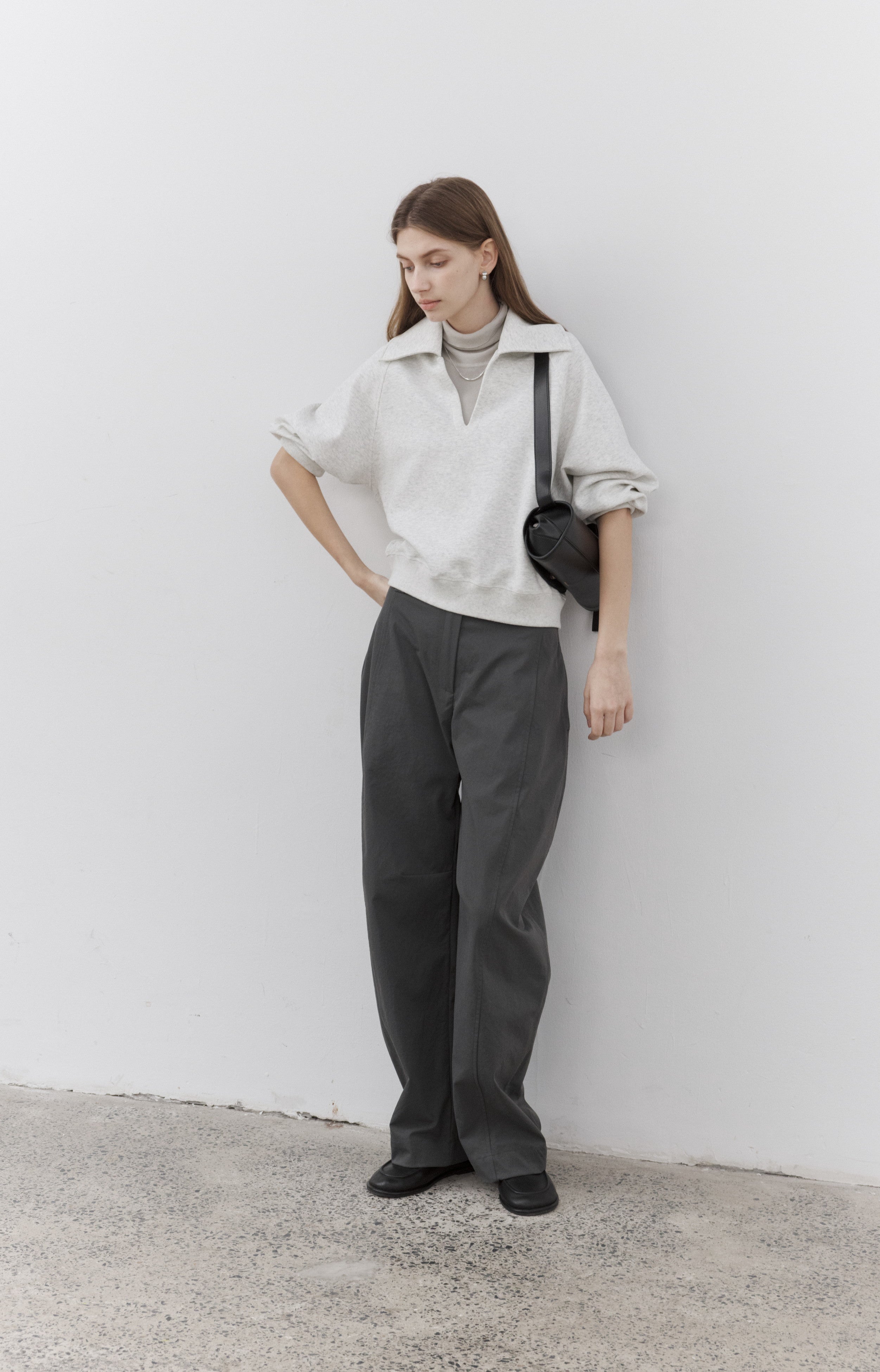 V-NECK LAPEL SWEATSHIRT/V 넥 래퍼 스웨트