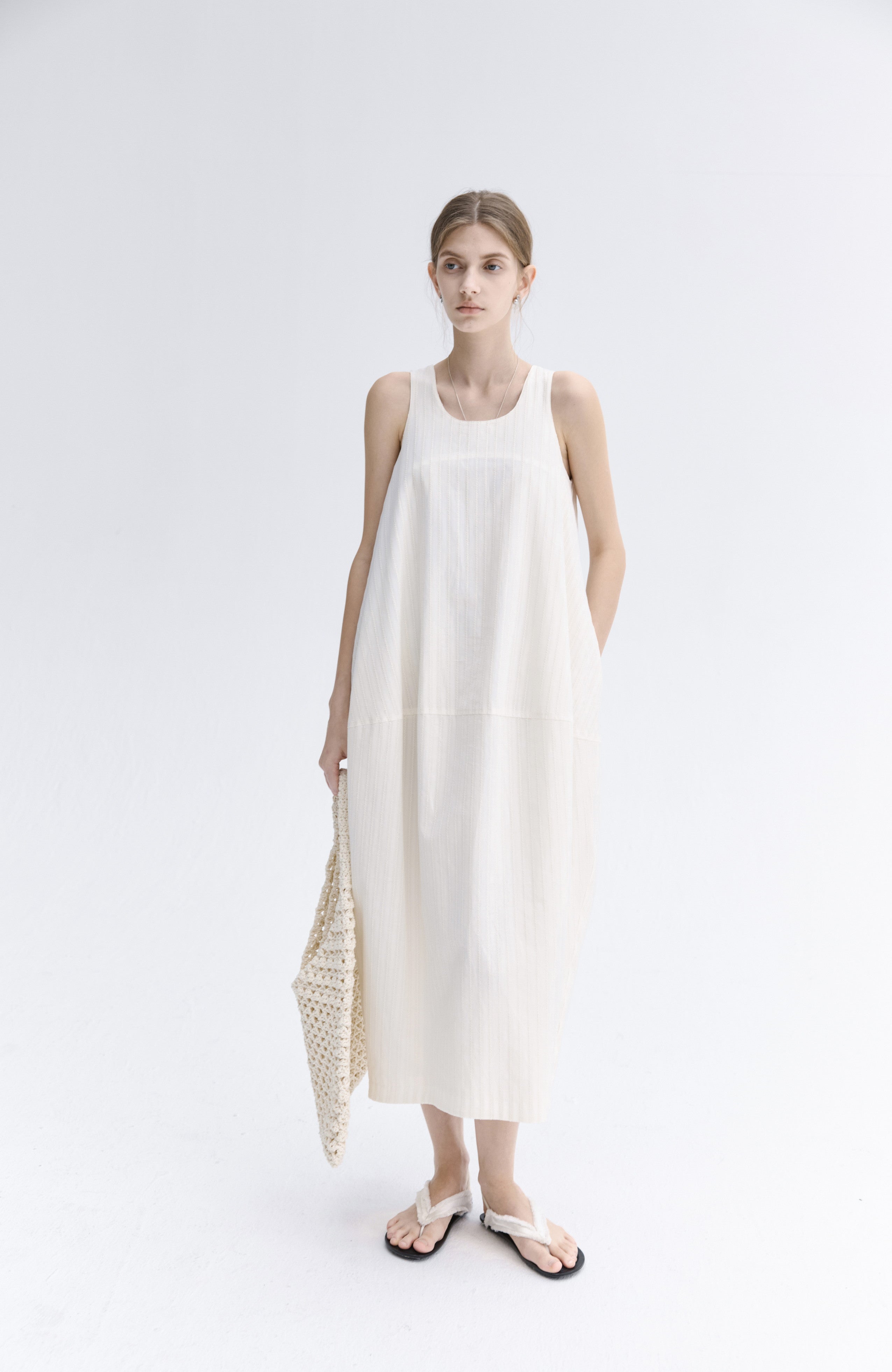 BACK SLIT BALLOON DRESS / 백 슬릿 풍선 원피스