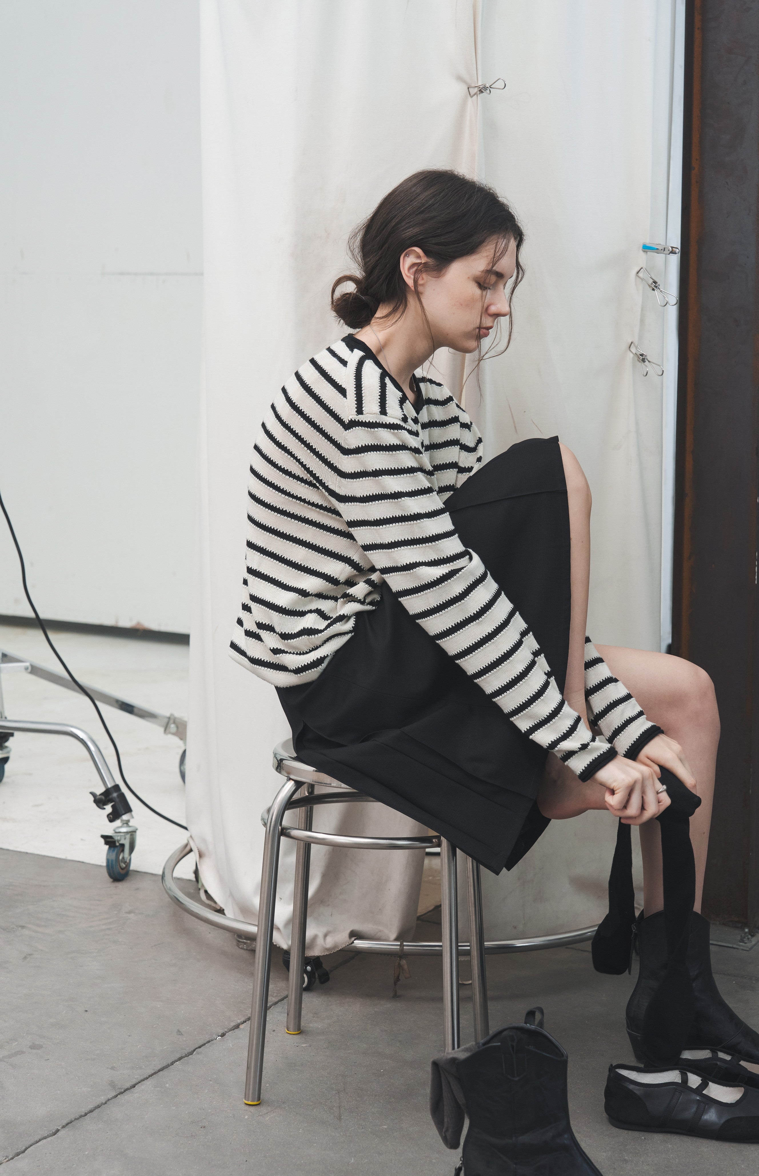 REVERSIBLE PLEATED MIDI SKIRT