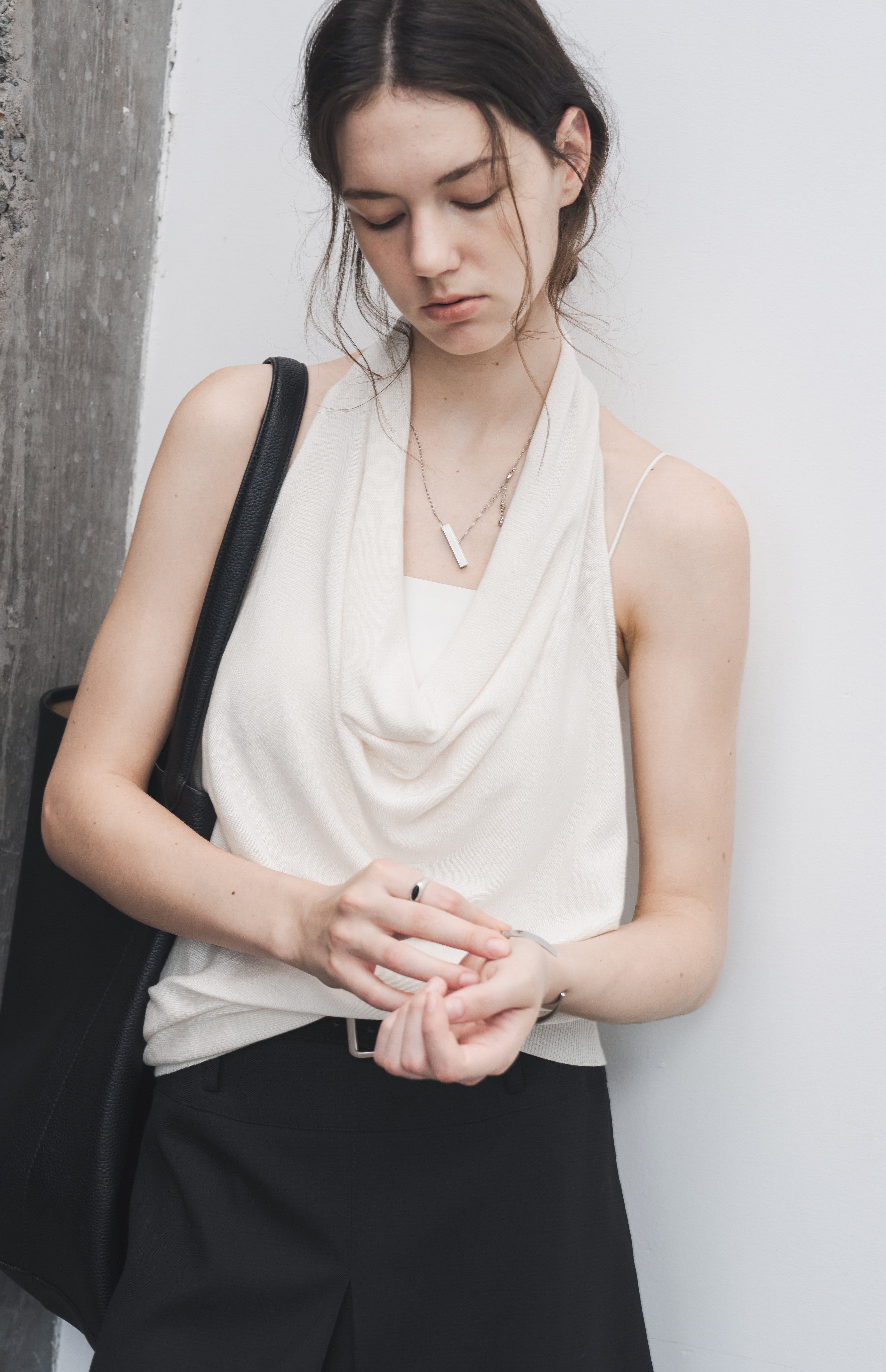 HALTER NECK DRAPED TOP / ホルターネックドレープトップ