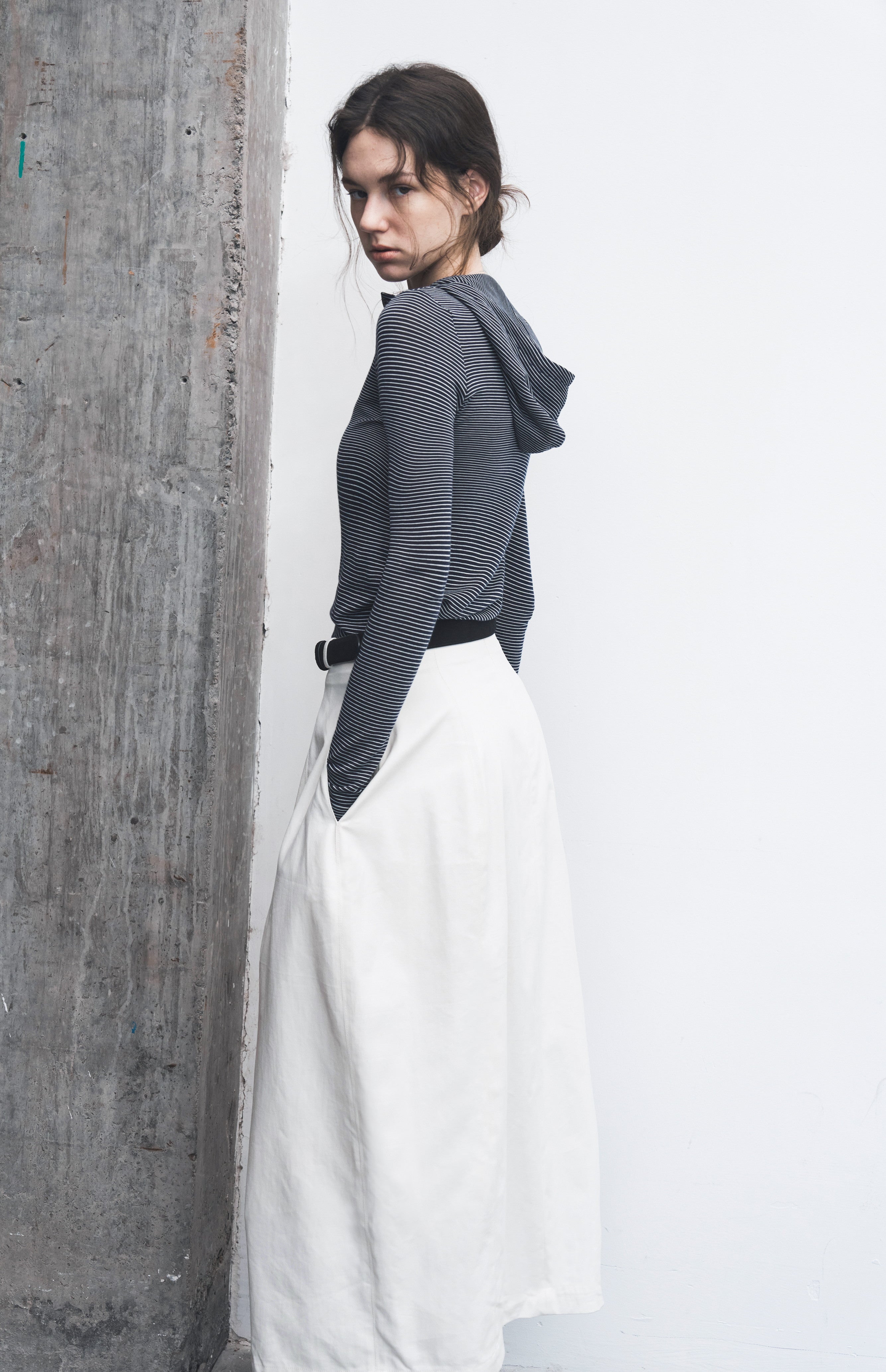 HOODED STRIPE FIT LONG T-SHIRT / フードストライプフィットロングTシャツ