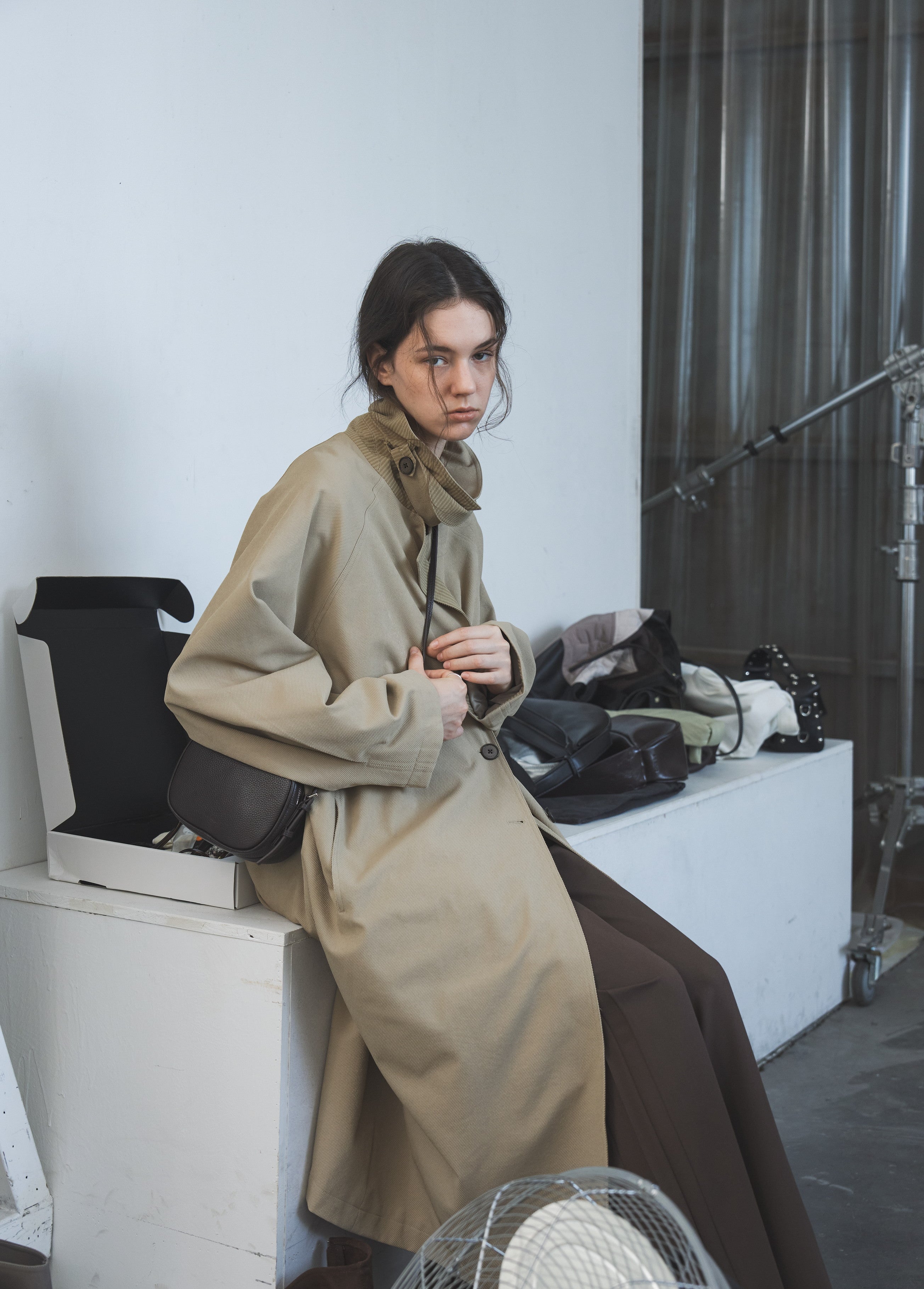 ACCENT STRIPE NECK TRENCH