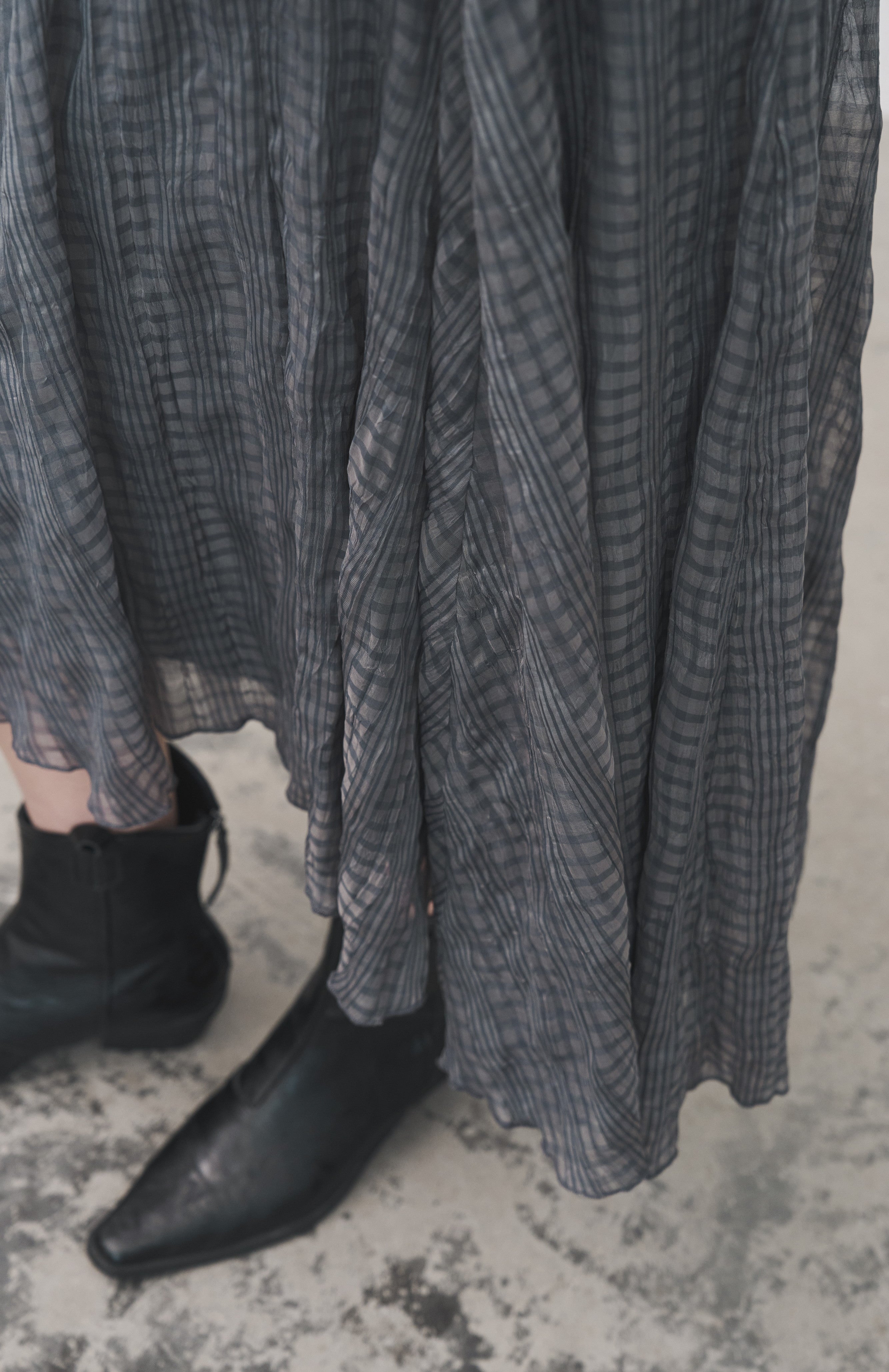 WRINKLED PLAID ASYM SKIRT / 링클 체크 아심 스커트