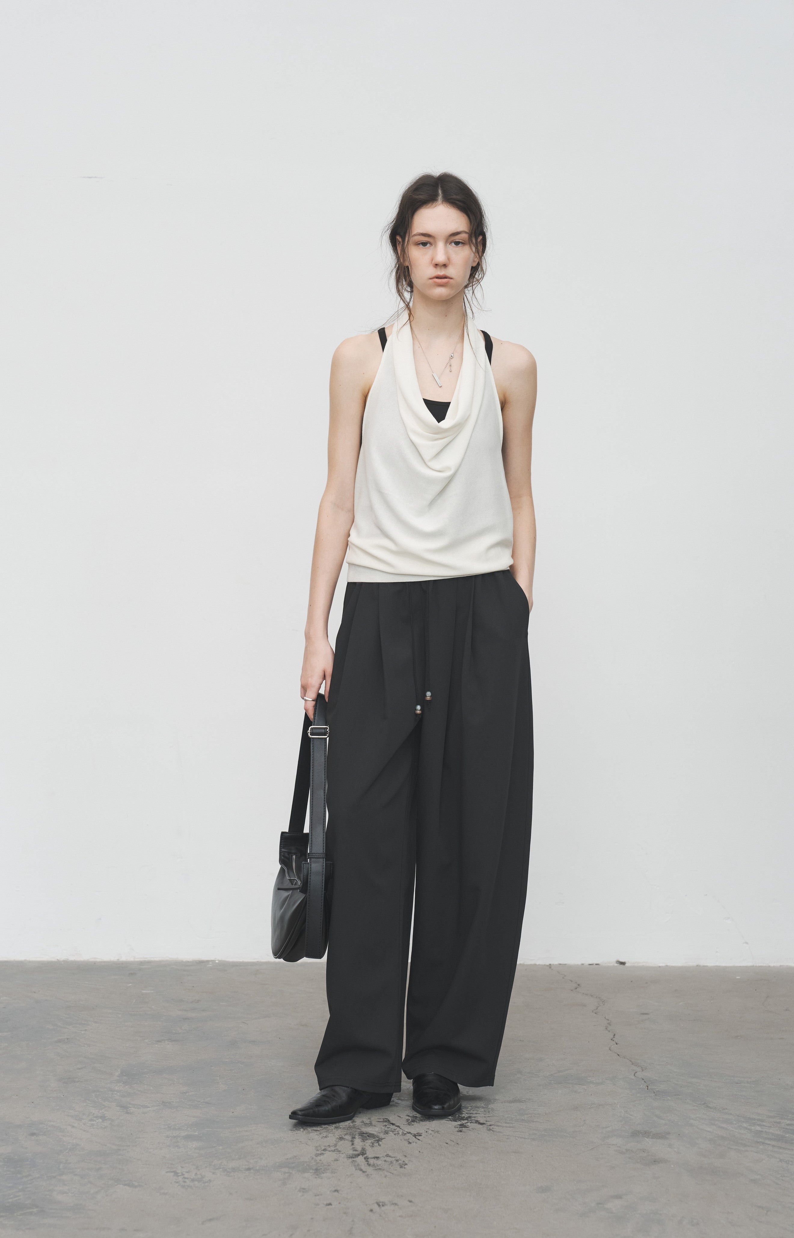 HALTER NECK DRAPED TOP / ホルターネックドレープトップ