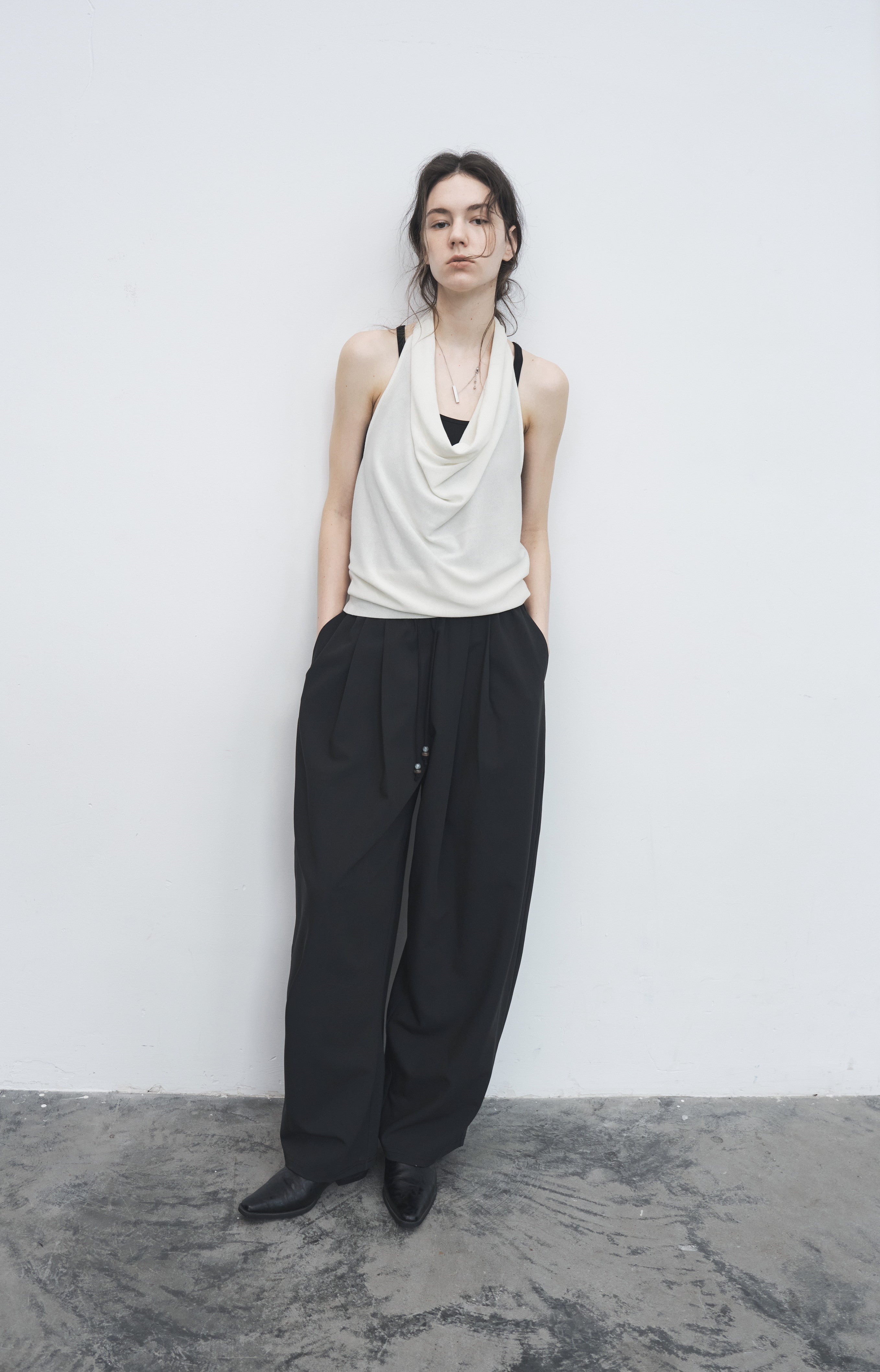 HALTER NECK DRAPED TOP / ホルターネックドレープトップ