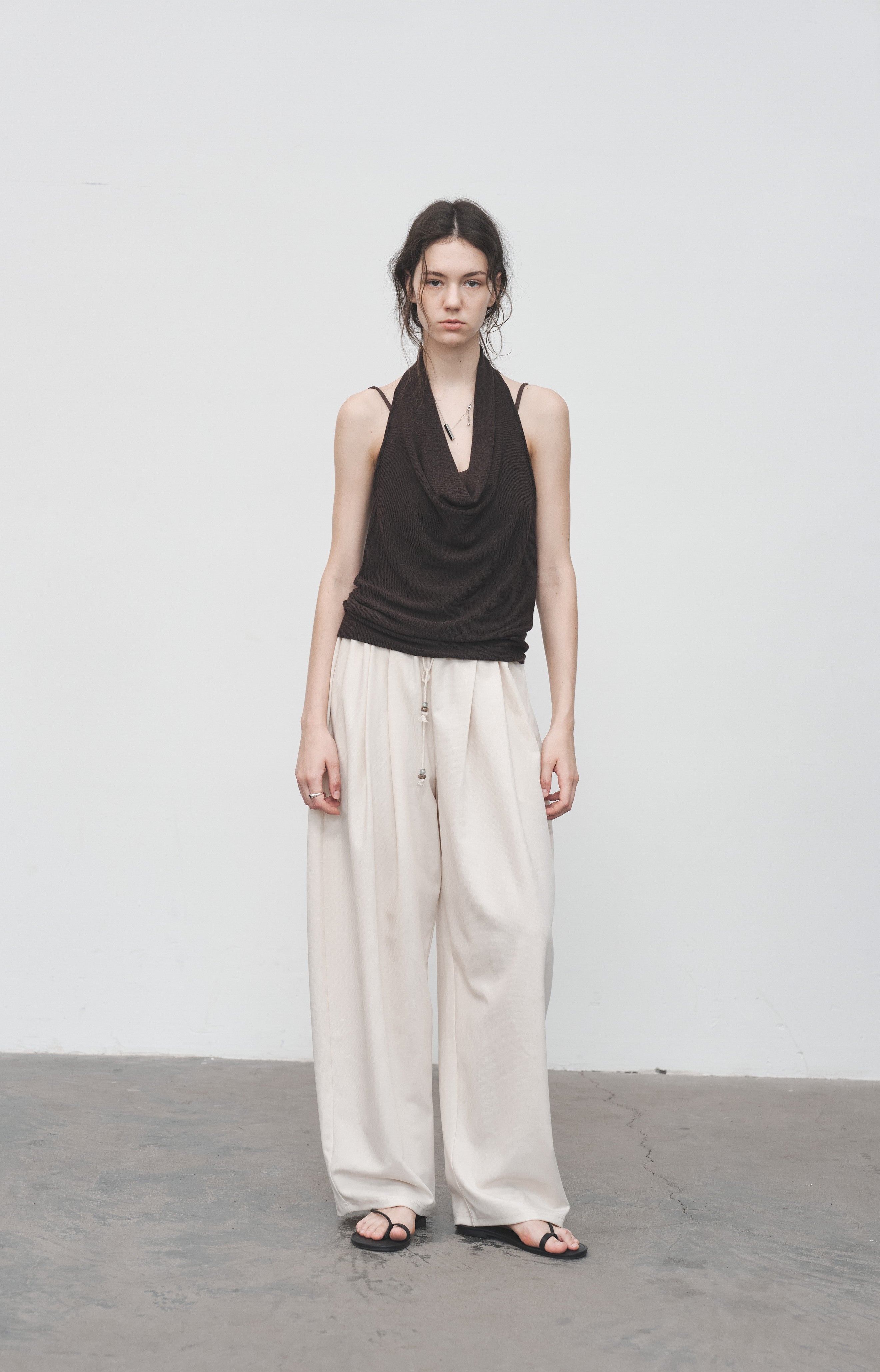 HALTER NECK DRAPED TOP / ホルターネックドレープトップ