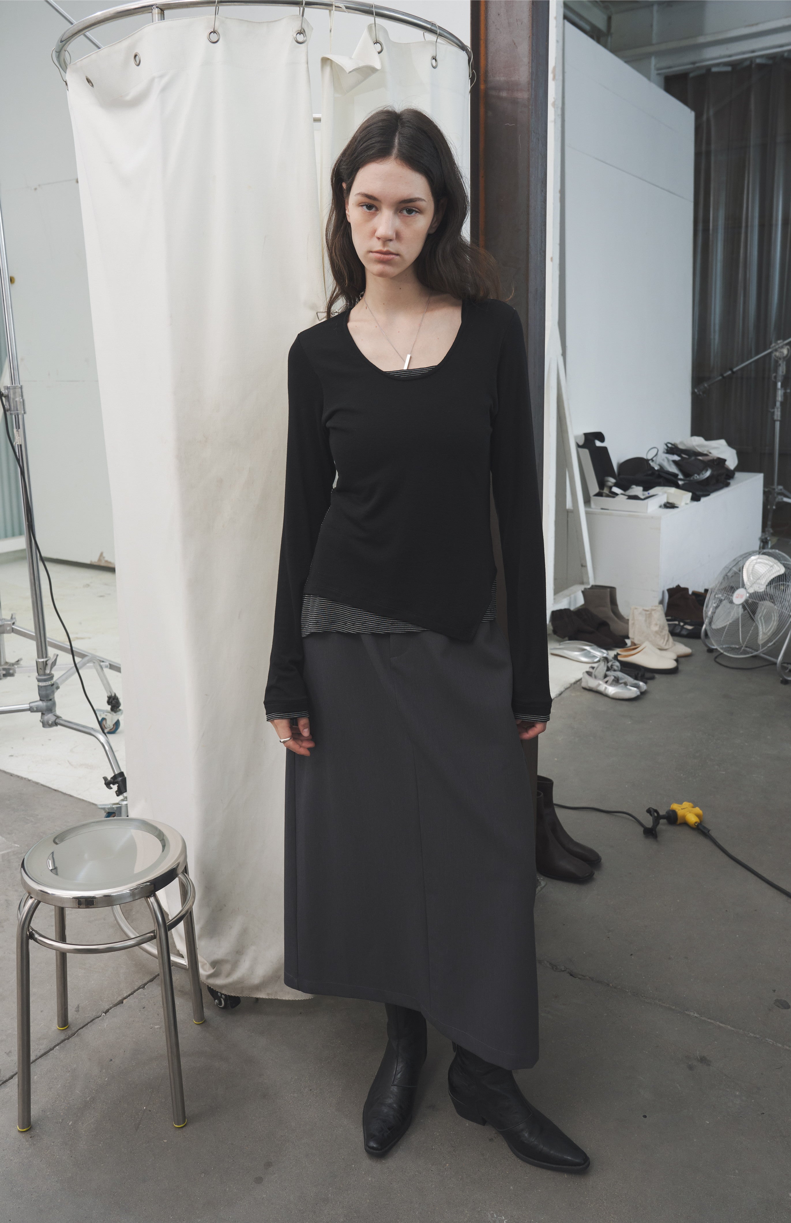 BACK SLIT FLAT SKIRT / バックスリットフラットスカート