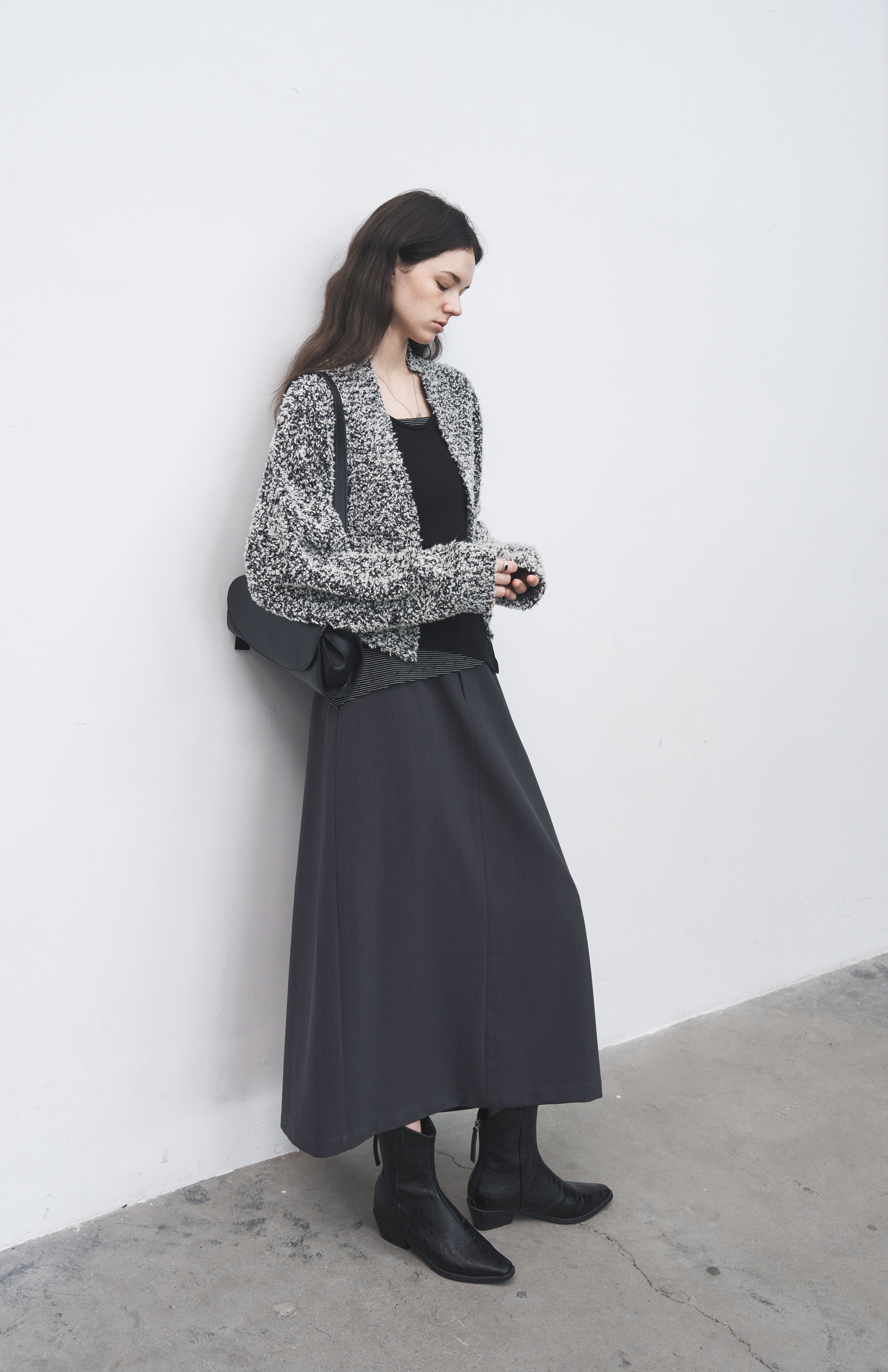 BACK SLIT FLAT SKIRT / バックスリットフラットスカート