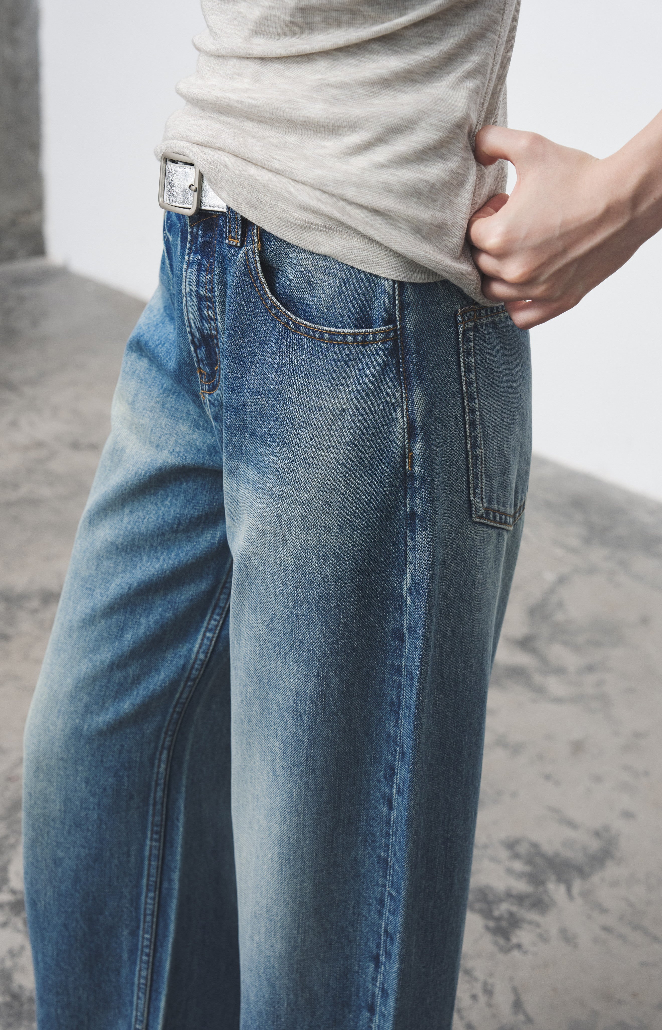 FADED BASIC STRAIGHT JEANS / フェードベーシックストレートジーンズ