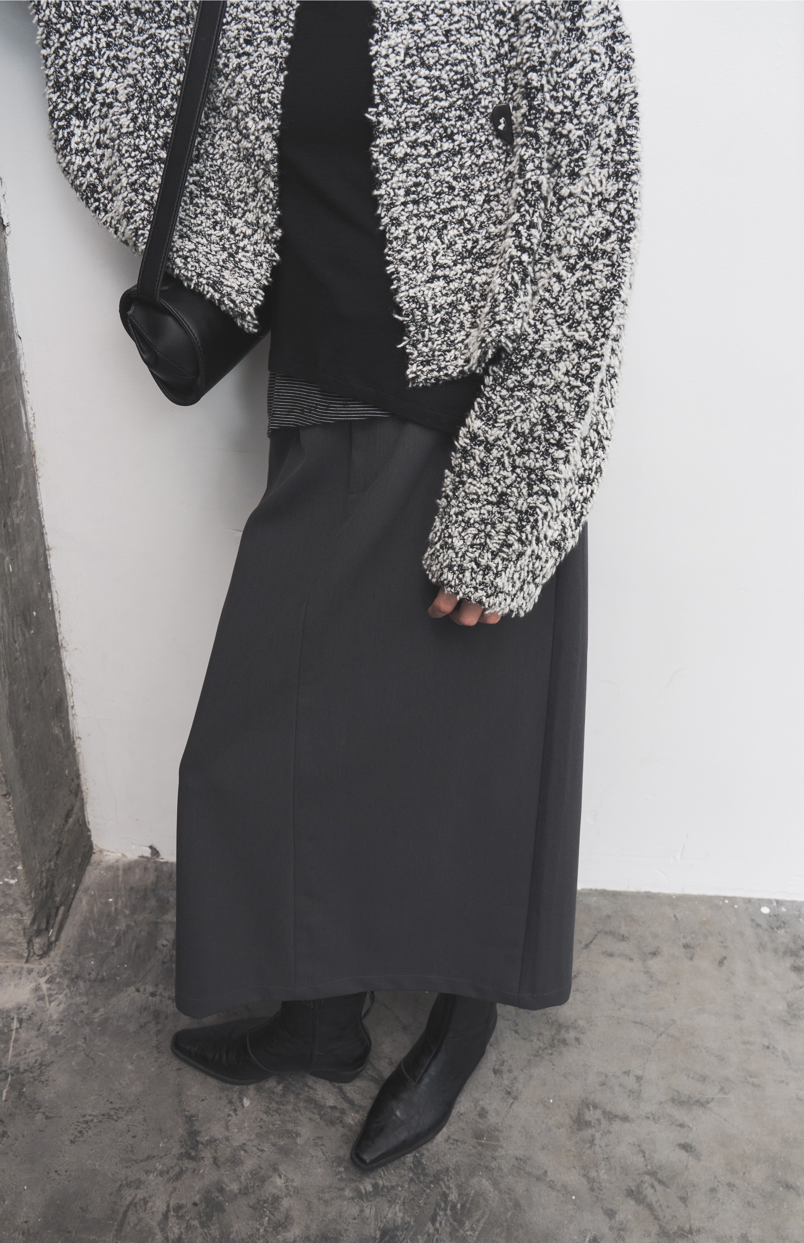BACK SLIT FLAT SKIRT / バックスリットフラットスカート
