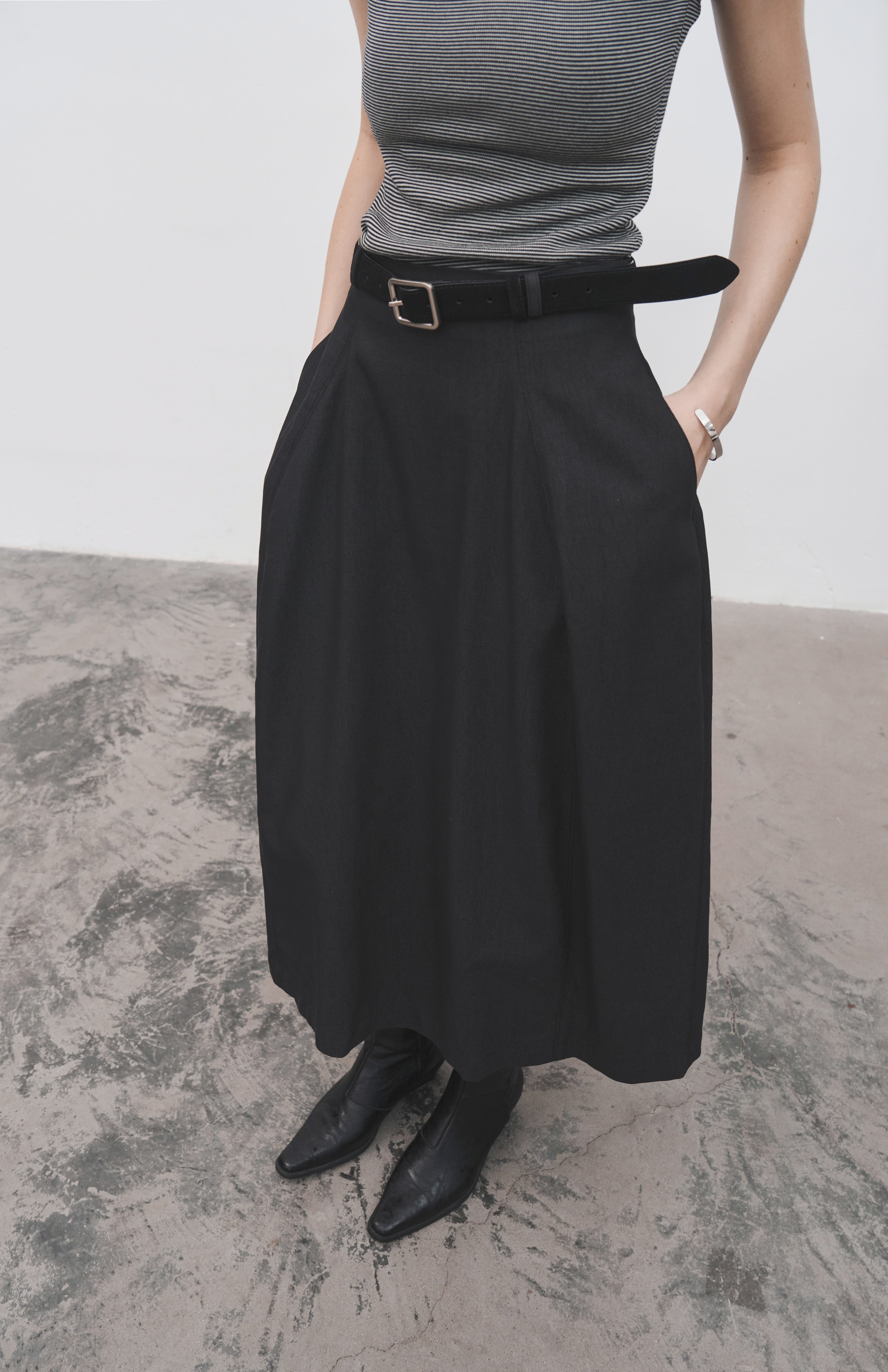 WIDE CUT COCOON SKIRT / ワイドカットコクーンスカート