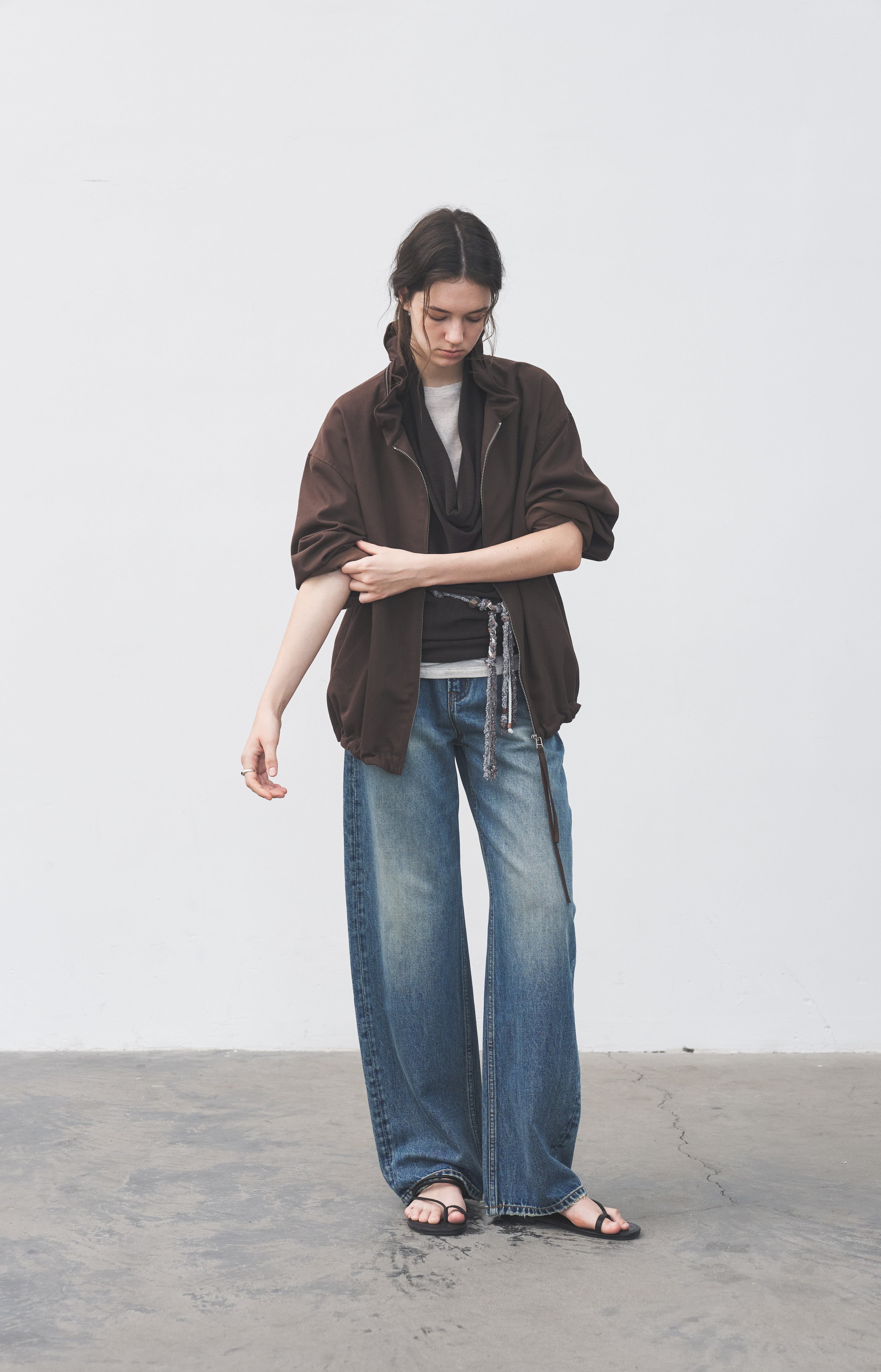 FADED BASIC STRAIGHT JEANS / フェードベーシックストレートジーンズ