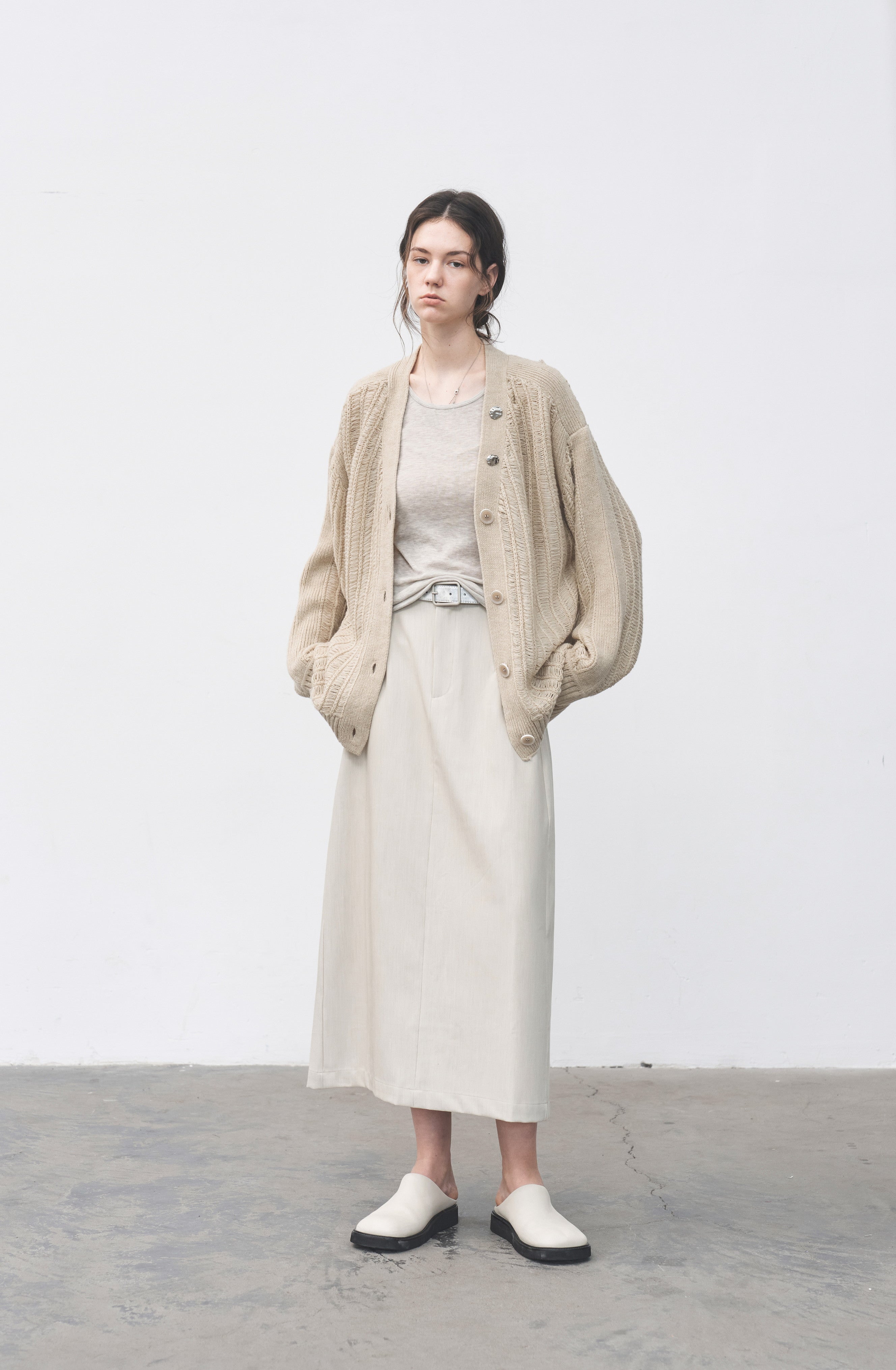 BACK SLIT FLAT SKIRT / バックスリットフラットスカート