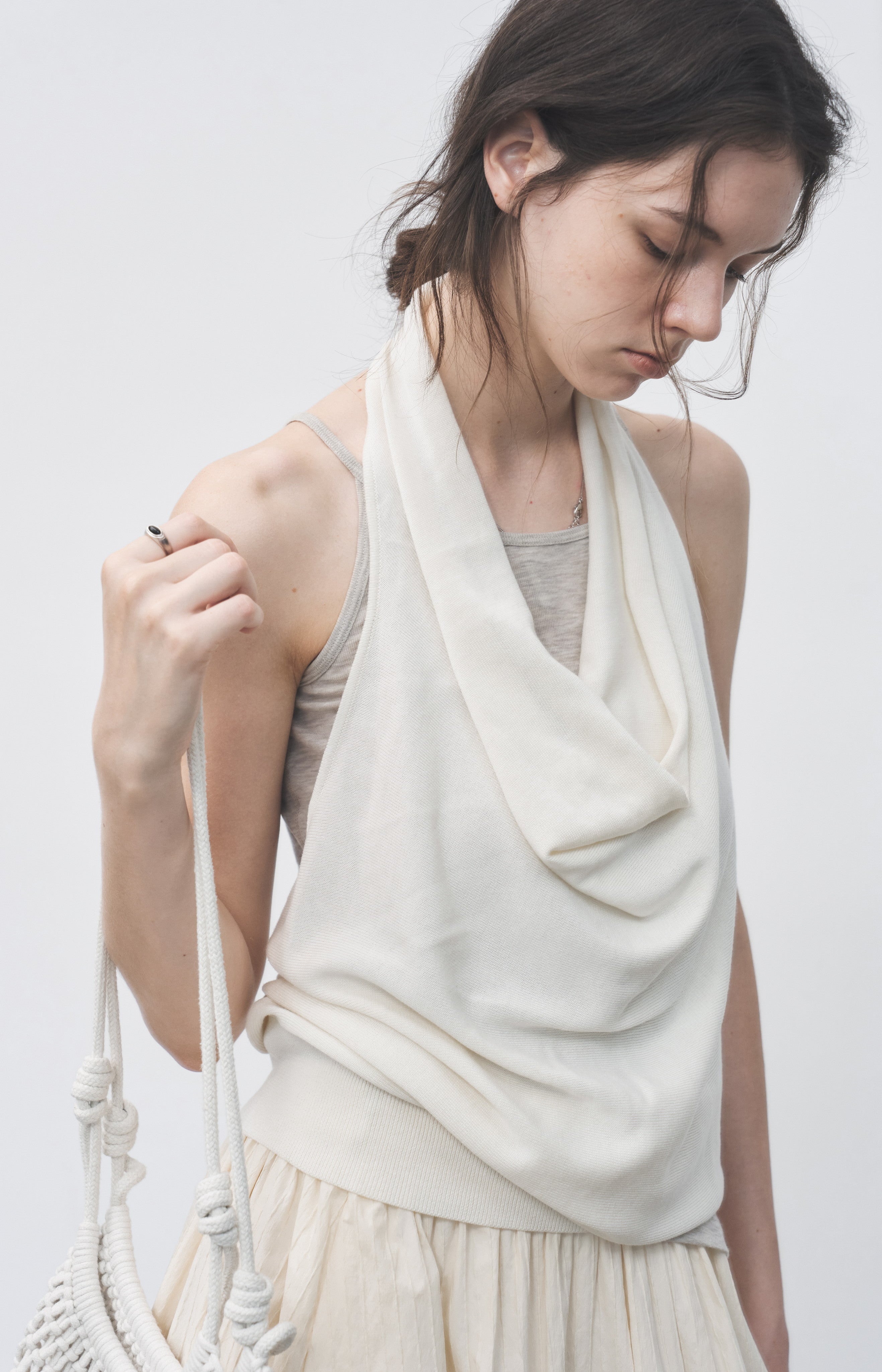 HALTER NECK DRAPED TOP / ホルターネックドレープトップ