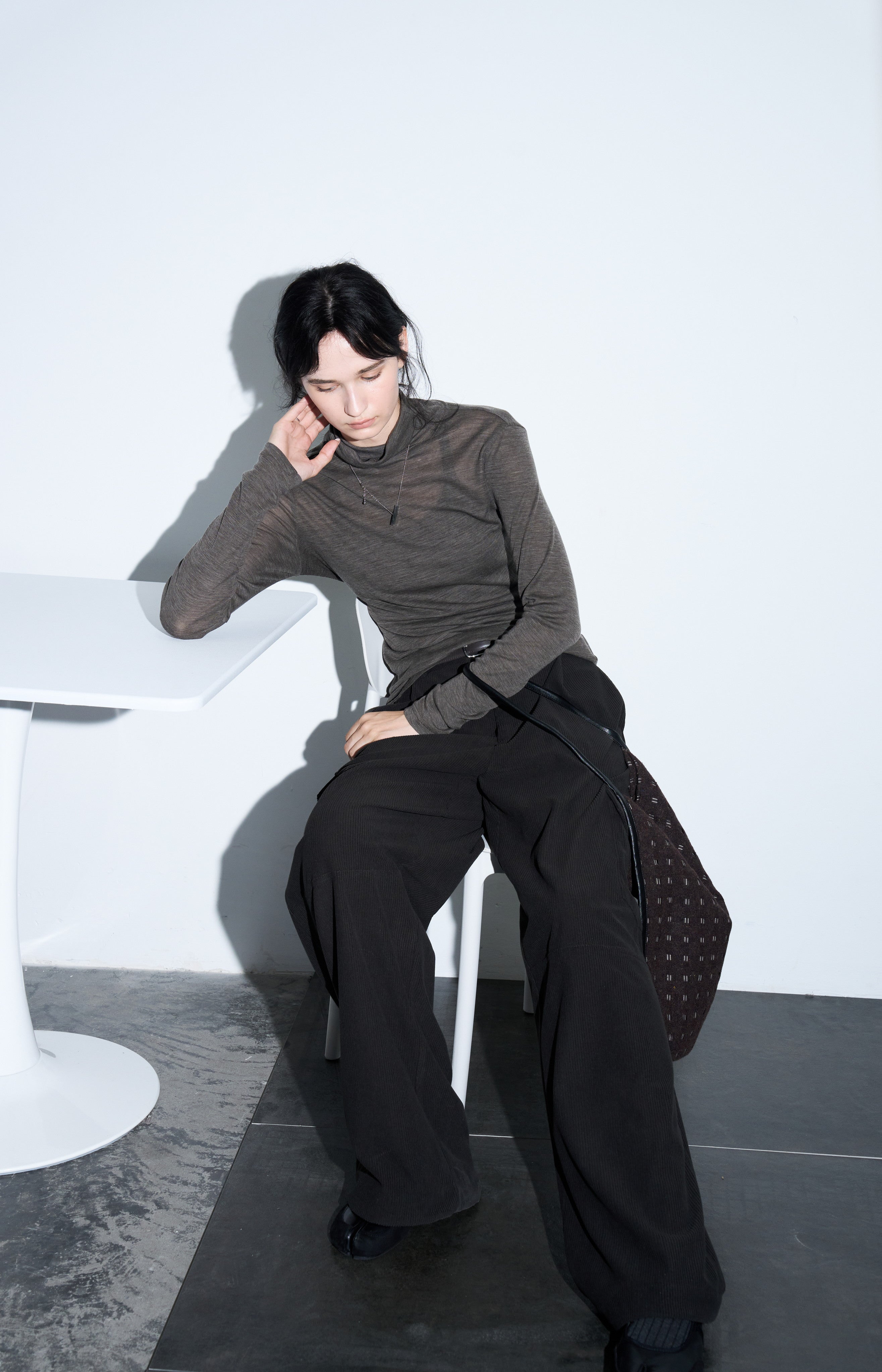 SLIM FIT TURTLE SWEATER / 슬림 피트 터틀 스웨터