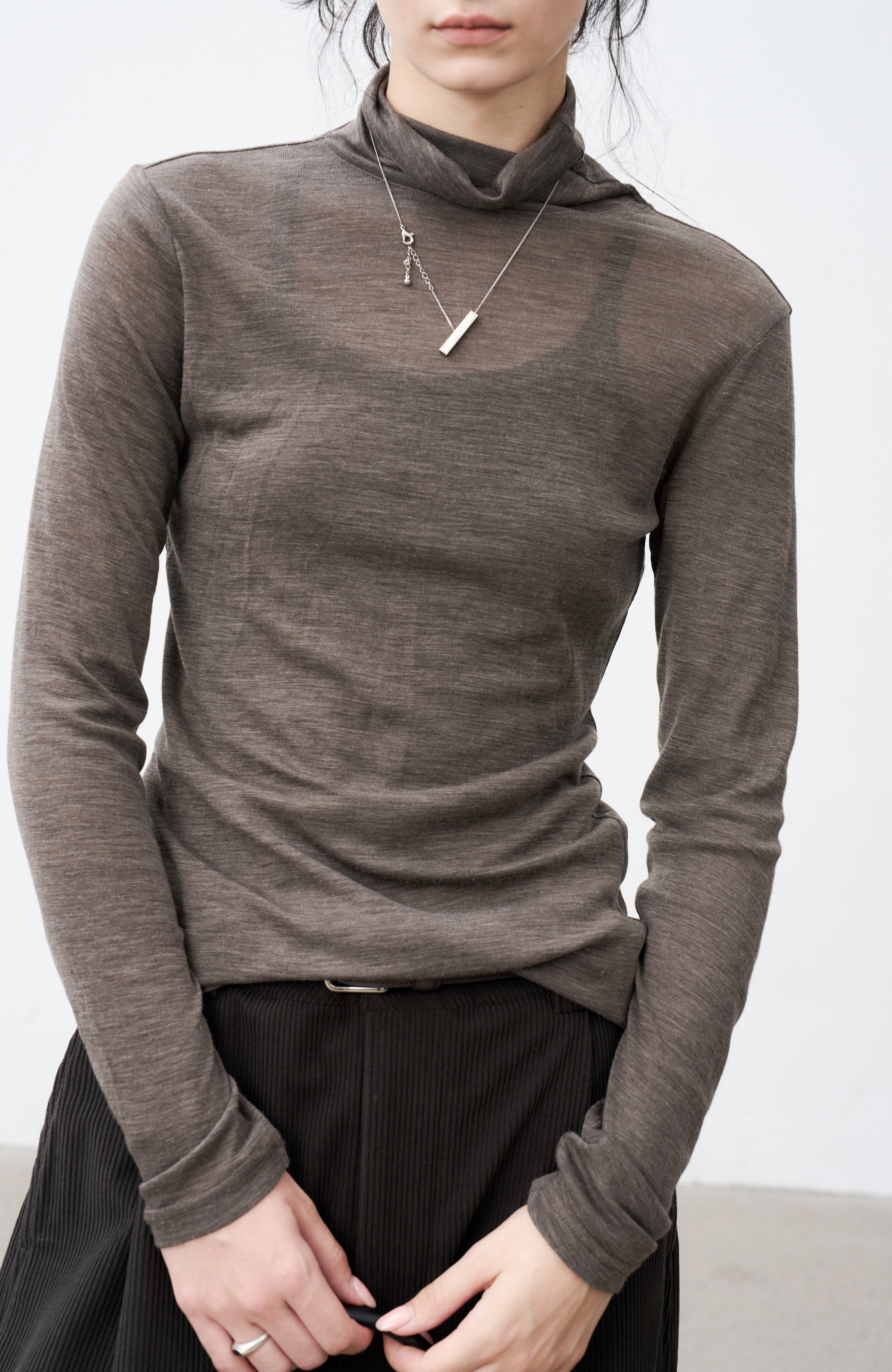 SLIM FIT TURTLE SWEATER / 슬림 피트 터틀 스웨터