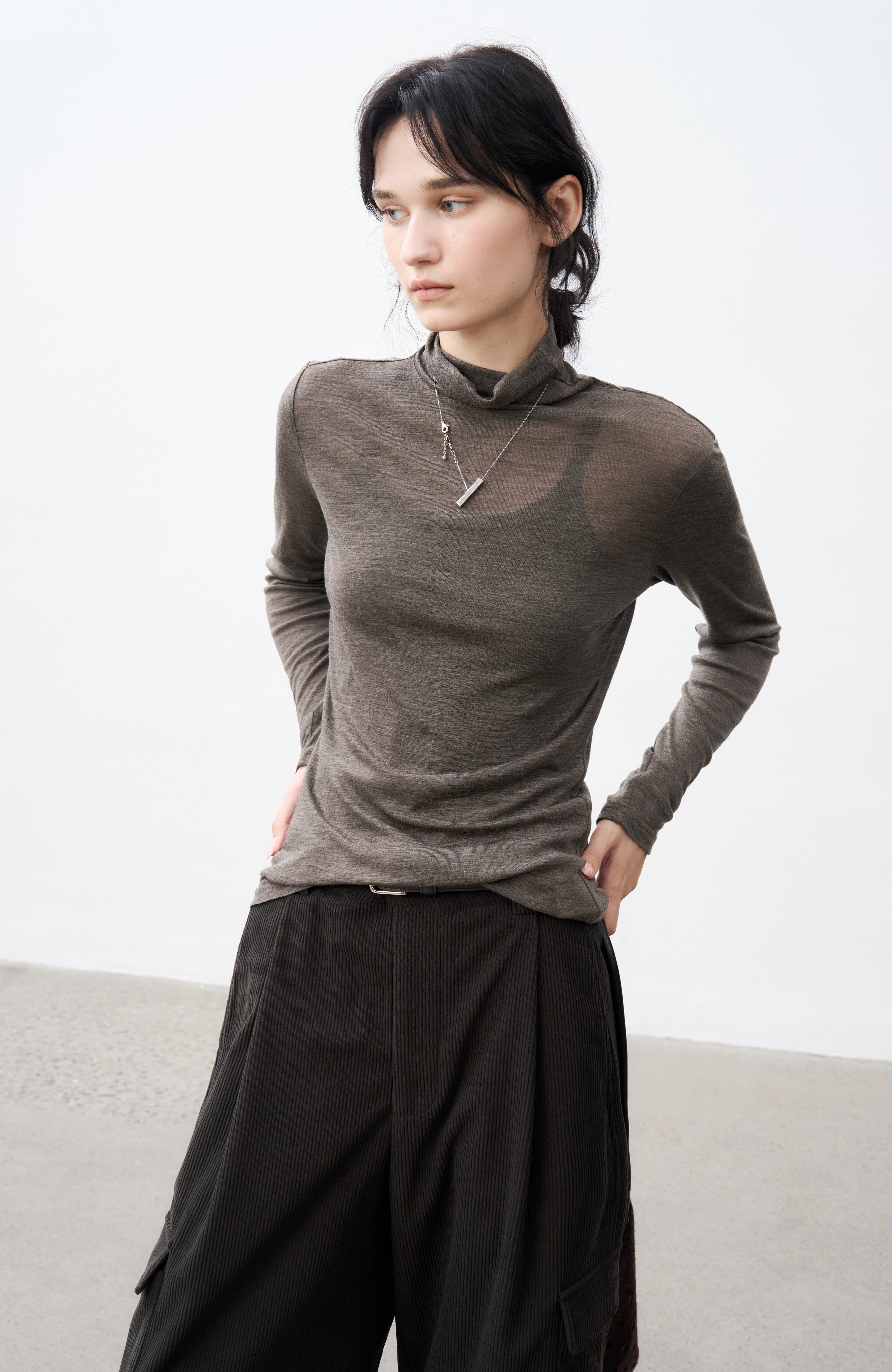 SLIM FIT TURTLE SWEATER / 슬림 피트 터틀 스웨터