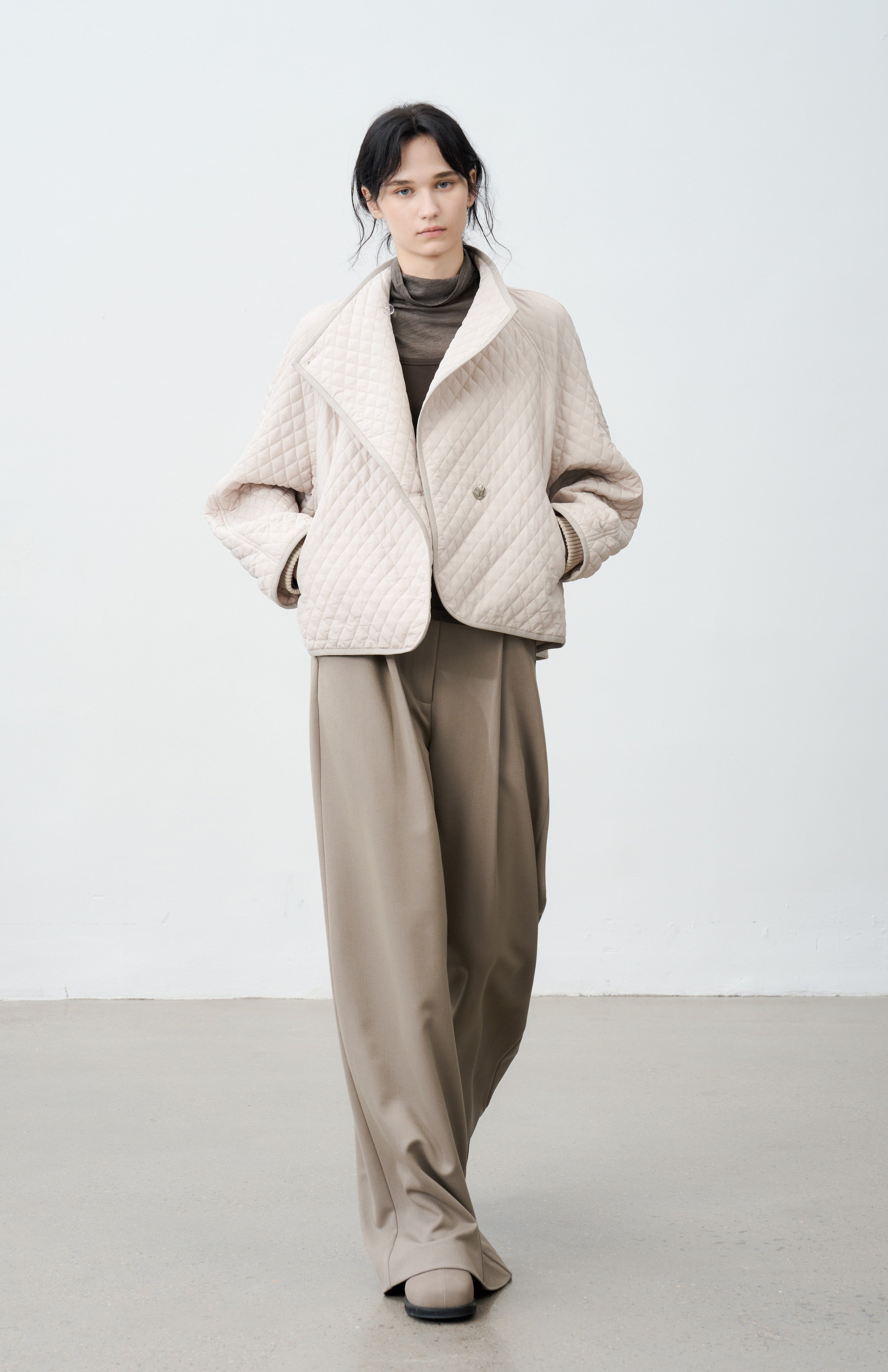 EDGE LAPEL QUILTED JACKET